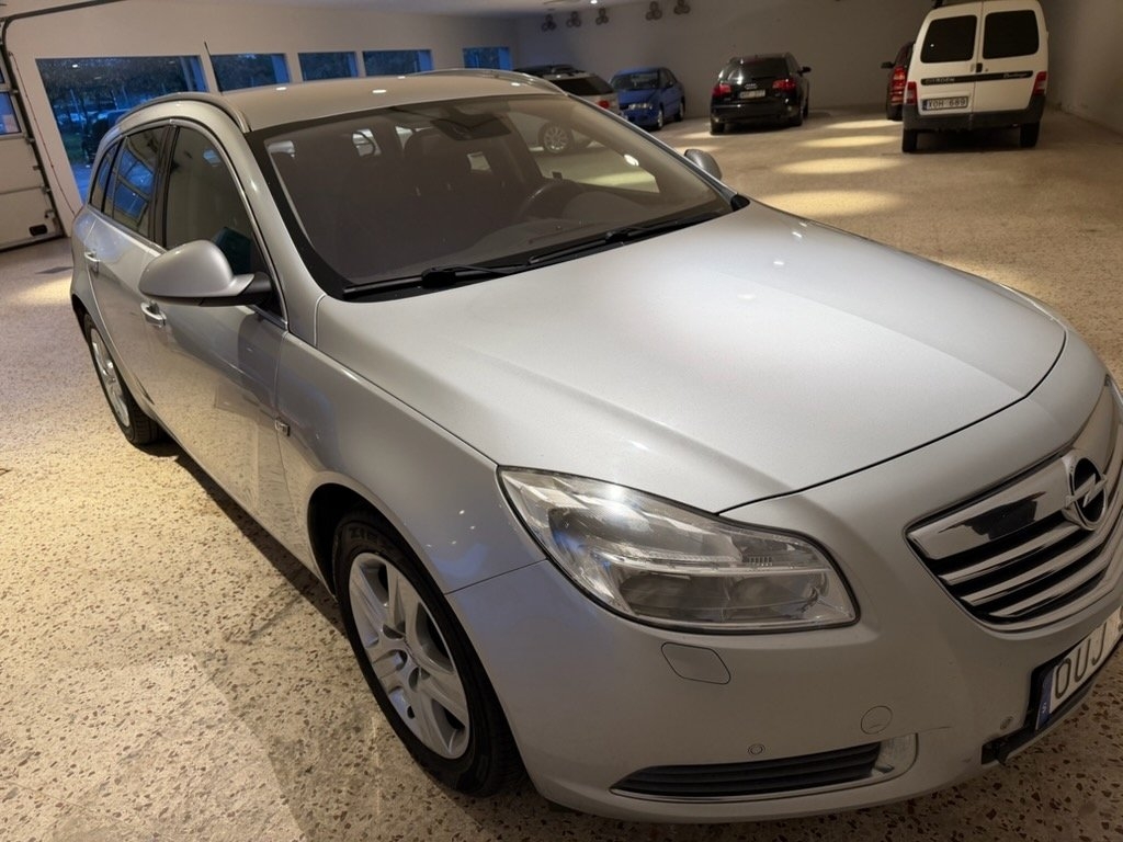 Opel Insignia 2.0 CDTI Edition 2010, bild 2/6