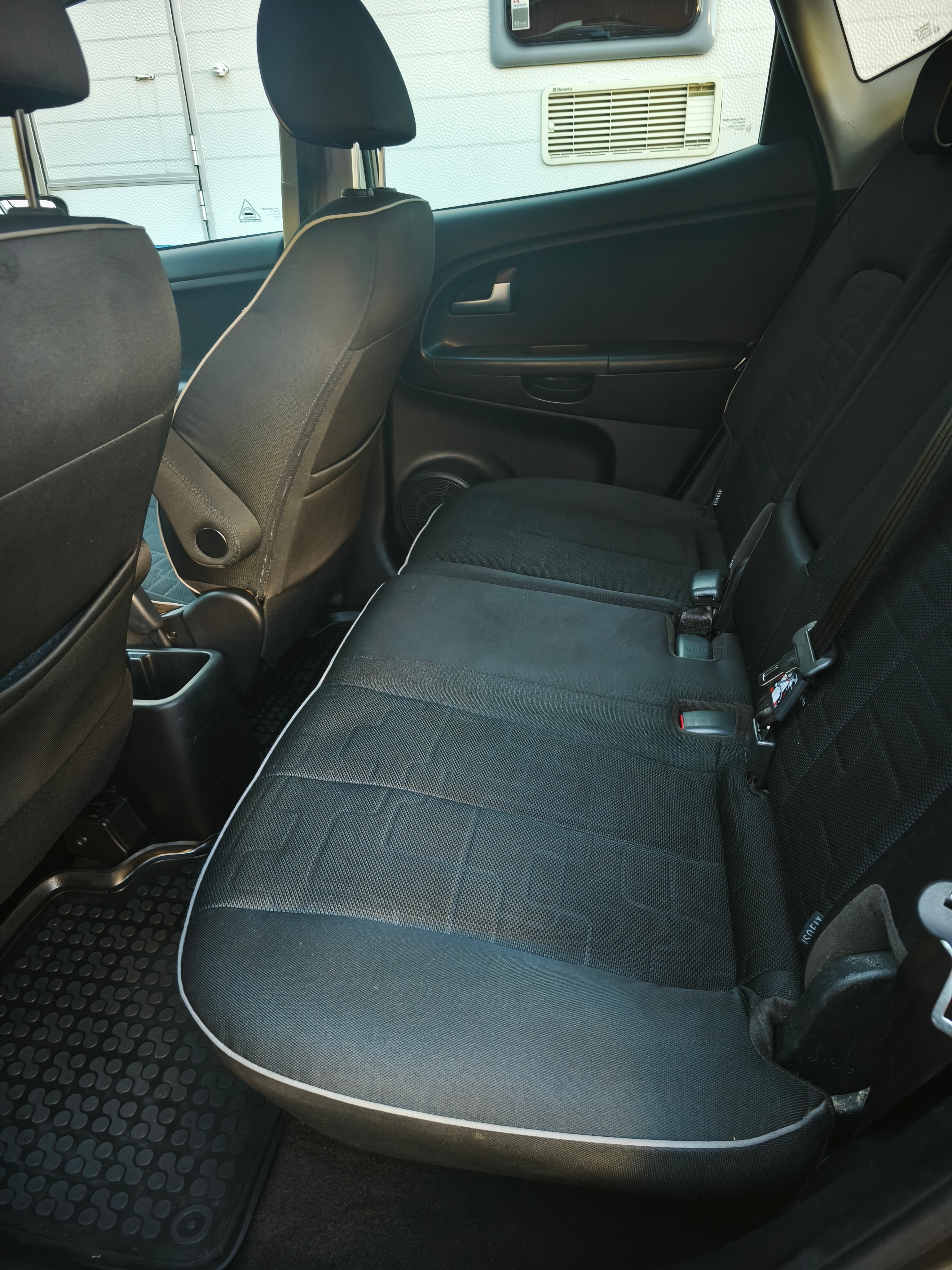 Kia Venga 2013, bild 6/7