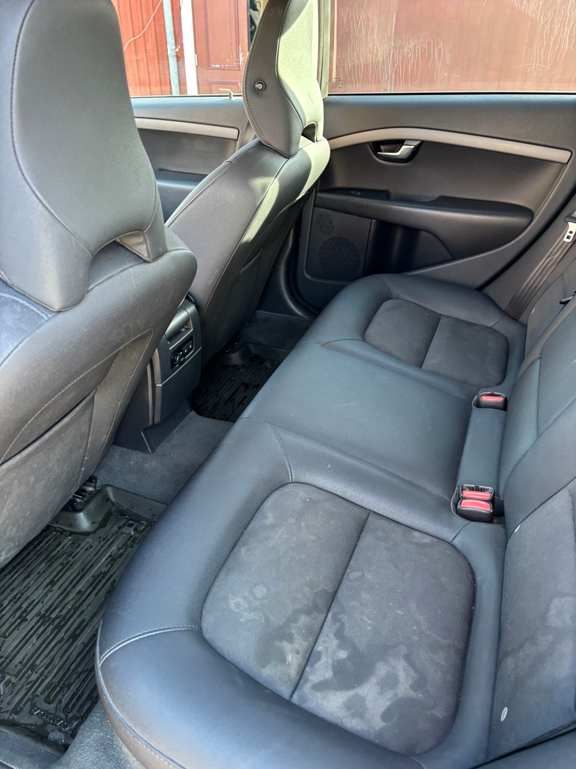 Volvo V70 2010, photo 6/6