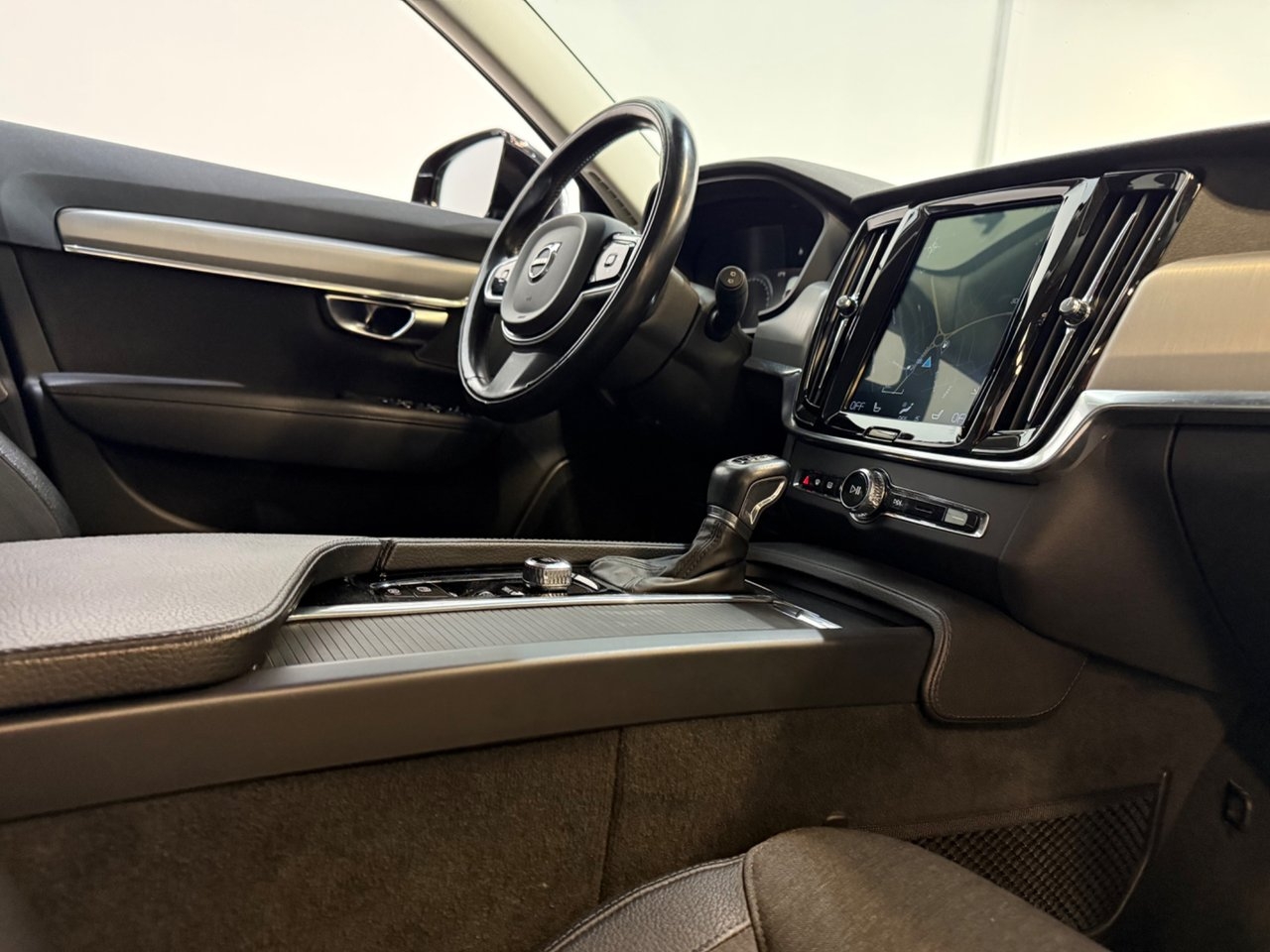 Volvo V90 D4 Momentum 2019, bild 6/10