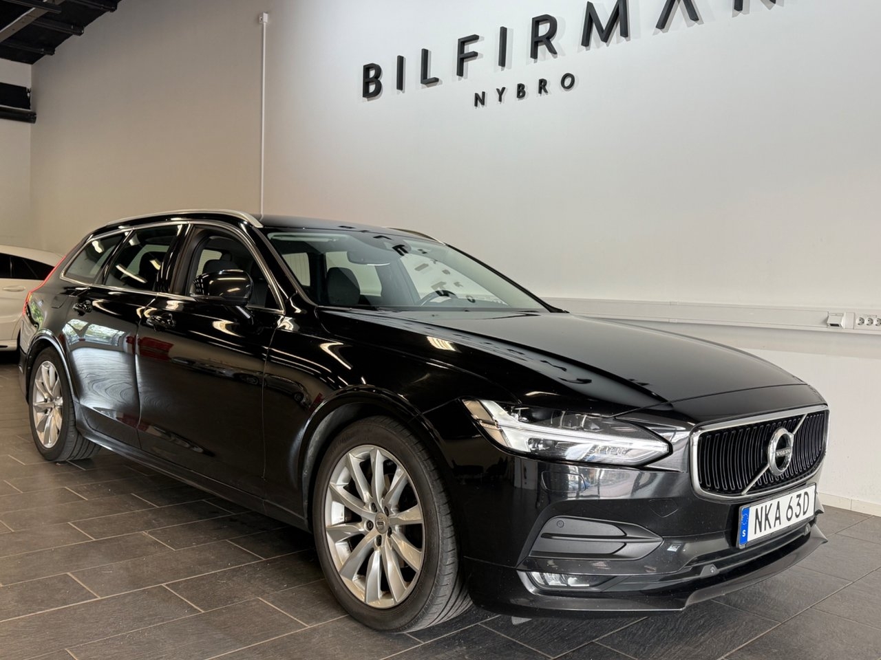 Volvo V90 D4 Momentum 2019, bild 2/10