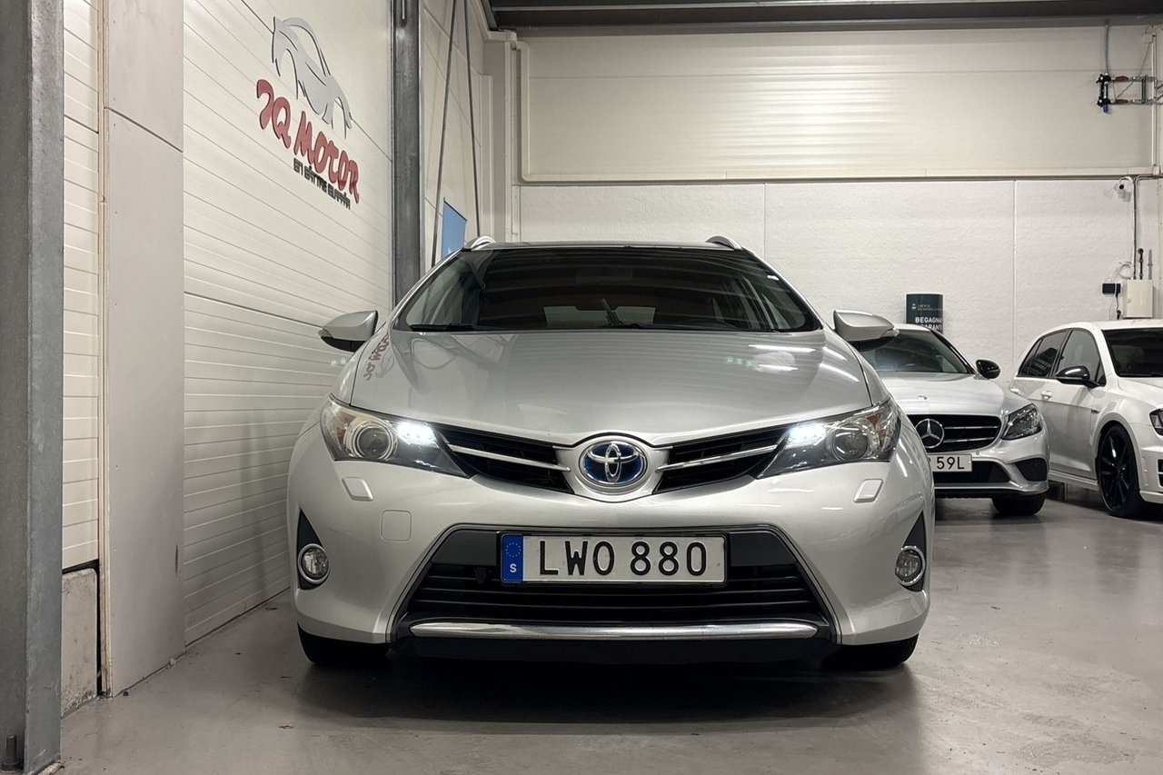 Toyota Auris 1.8 Hybrid Edition 2015, bild 3/10