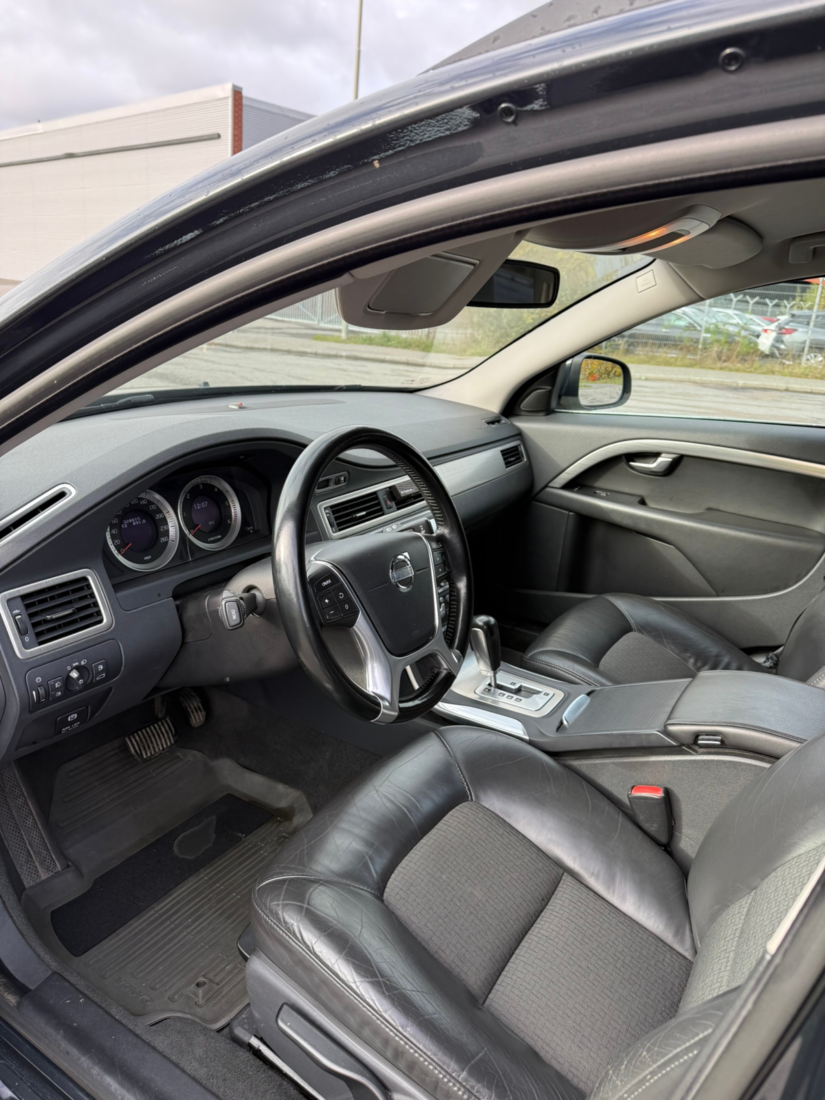 Volvo V70 D3 Momentum 2011, bild 5/8