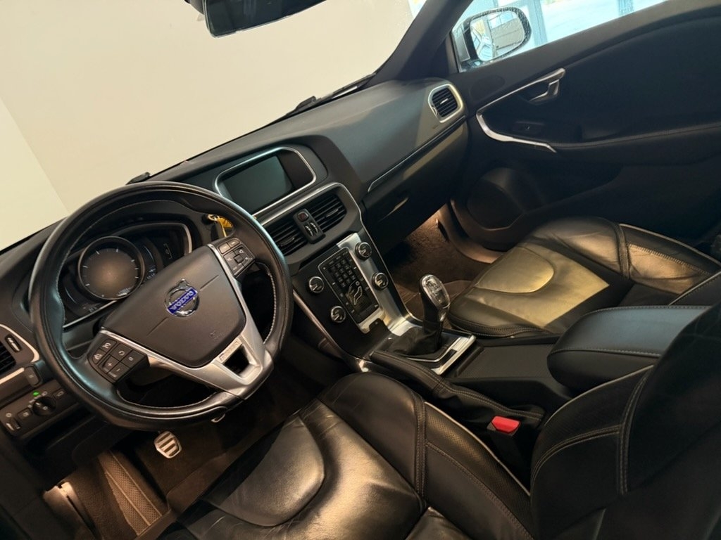 Volvo V40 D4 R Design 2013, bild 5/6