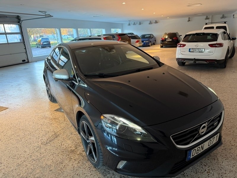 Volvo V40 D4 R Design 2013, bild 2/6