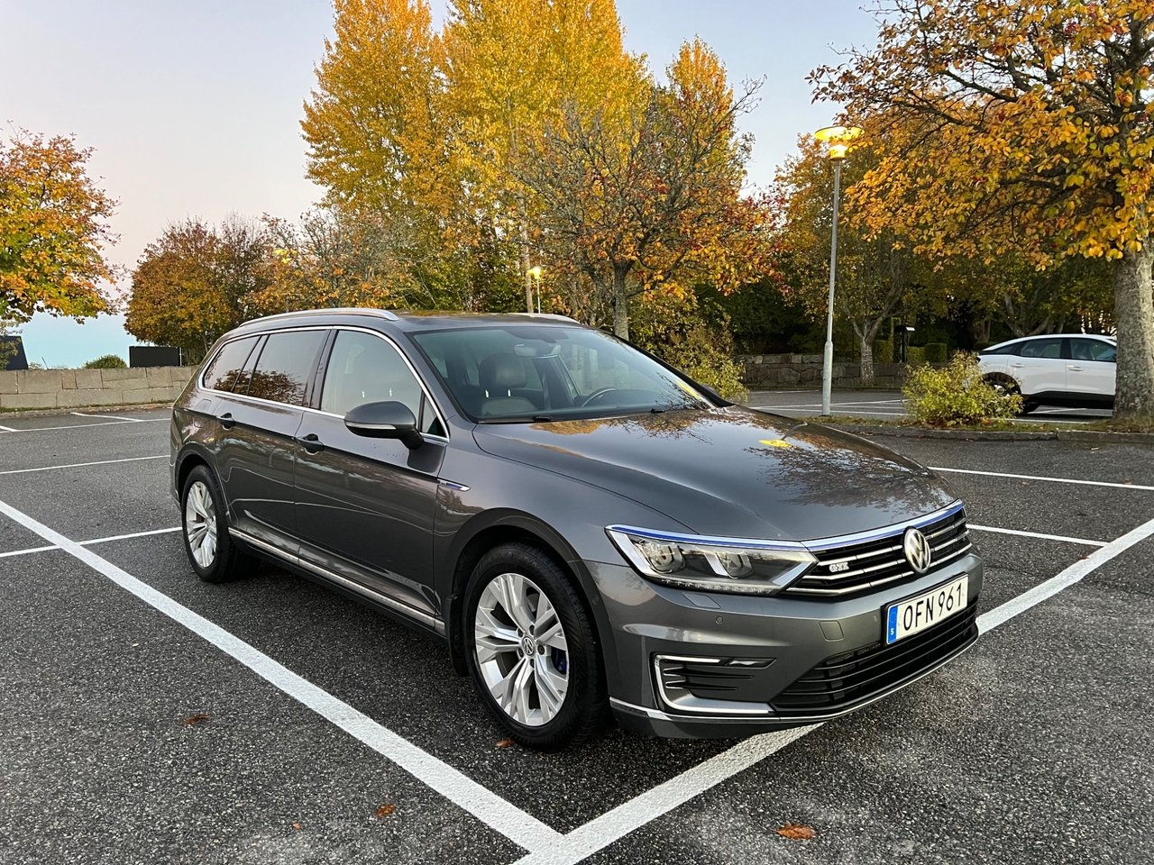 Volkswagen Passat GTE 2017, bild 2/10