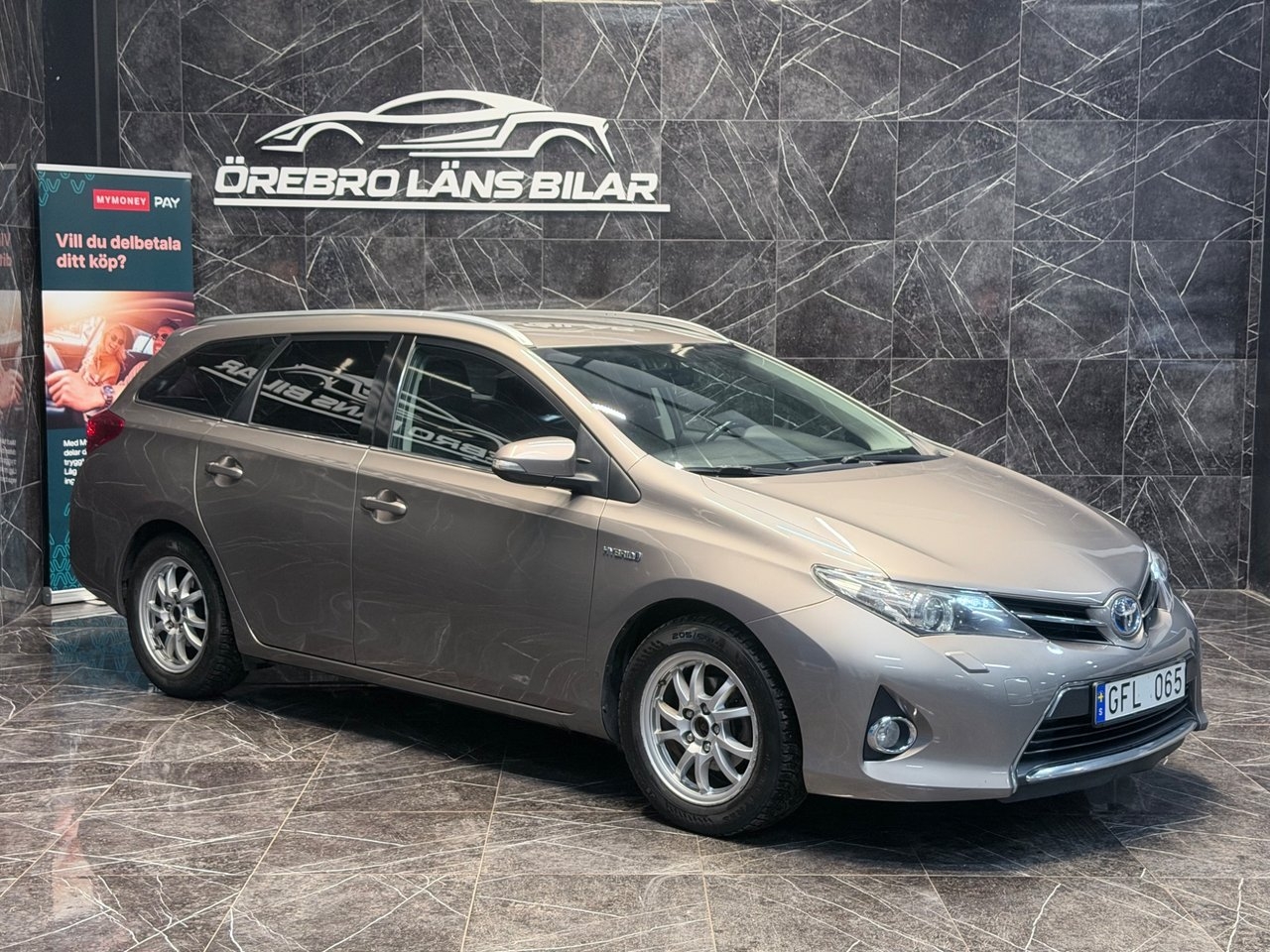 Toyota Auris 1.8 Hybrid 2014, bild 3/10