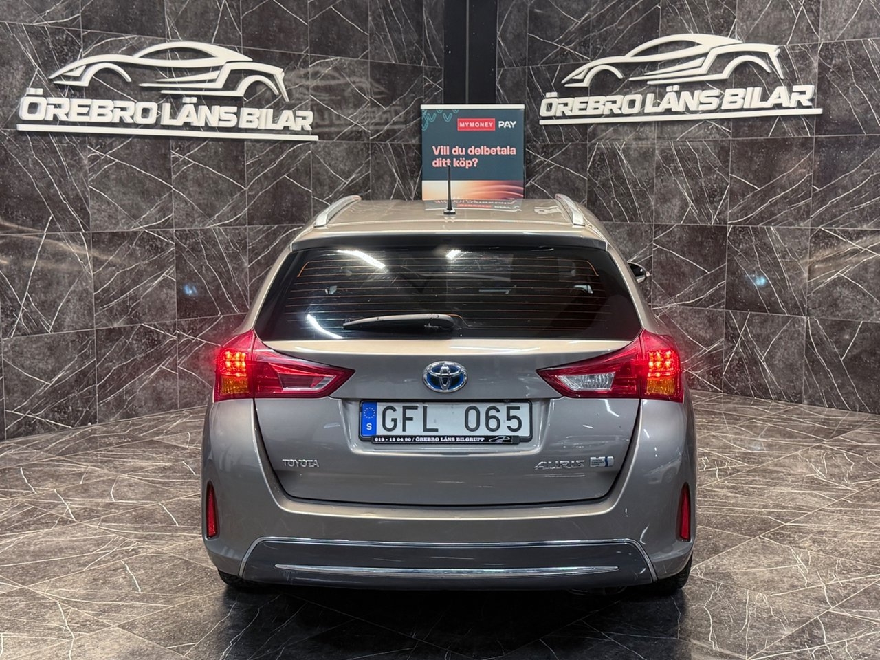 Toyota Auris 1.8 Hybrid 2014, bild 2/10