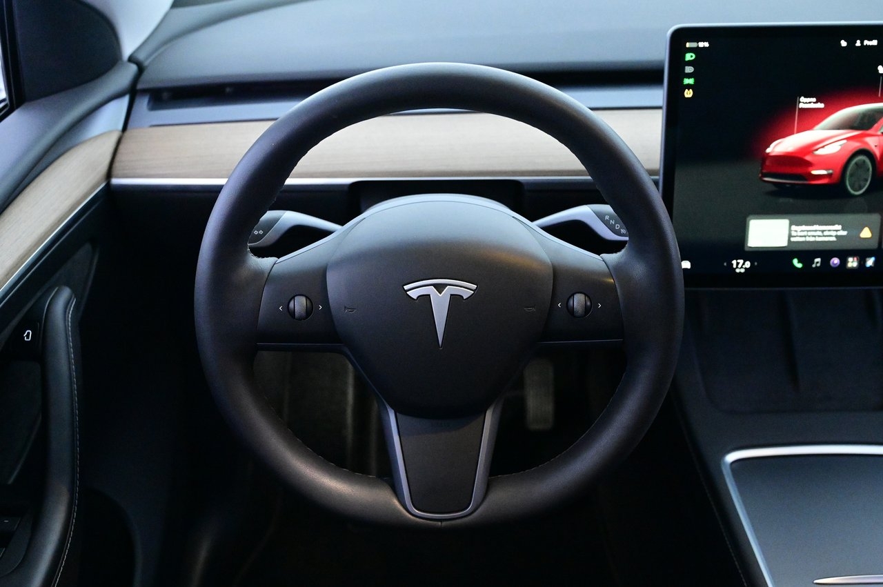 Tesla Model Y 2022, bild 7/10