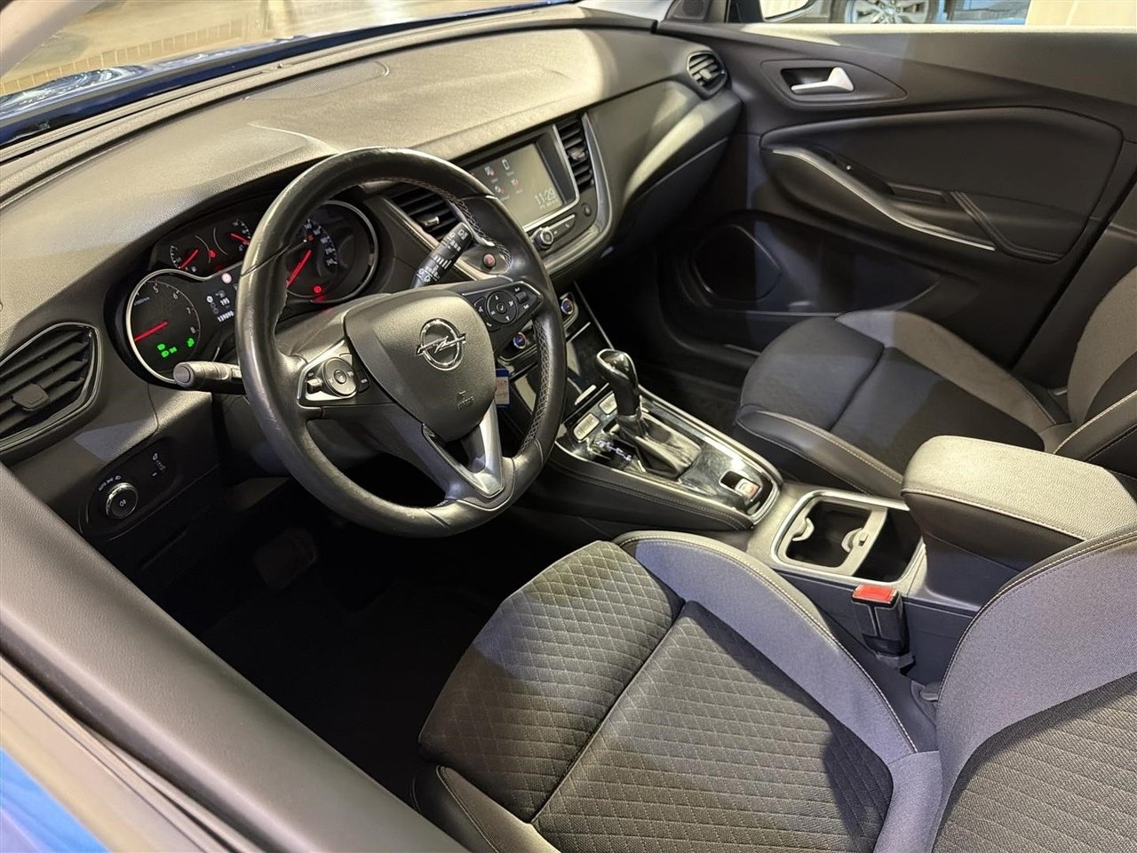 Opel Grandland X 1.6 Turbo 2019, kuva 7/10