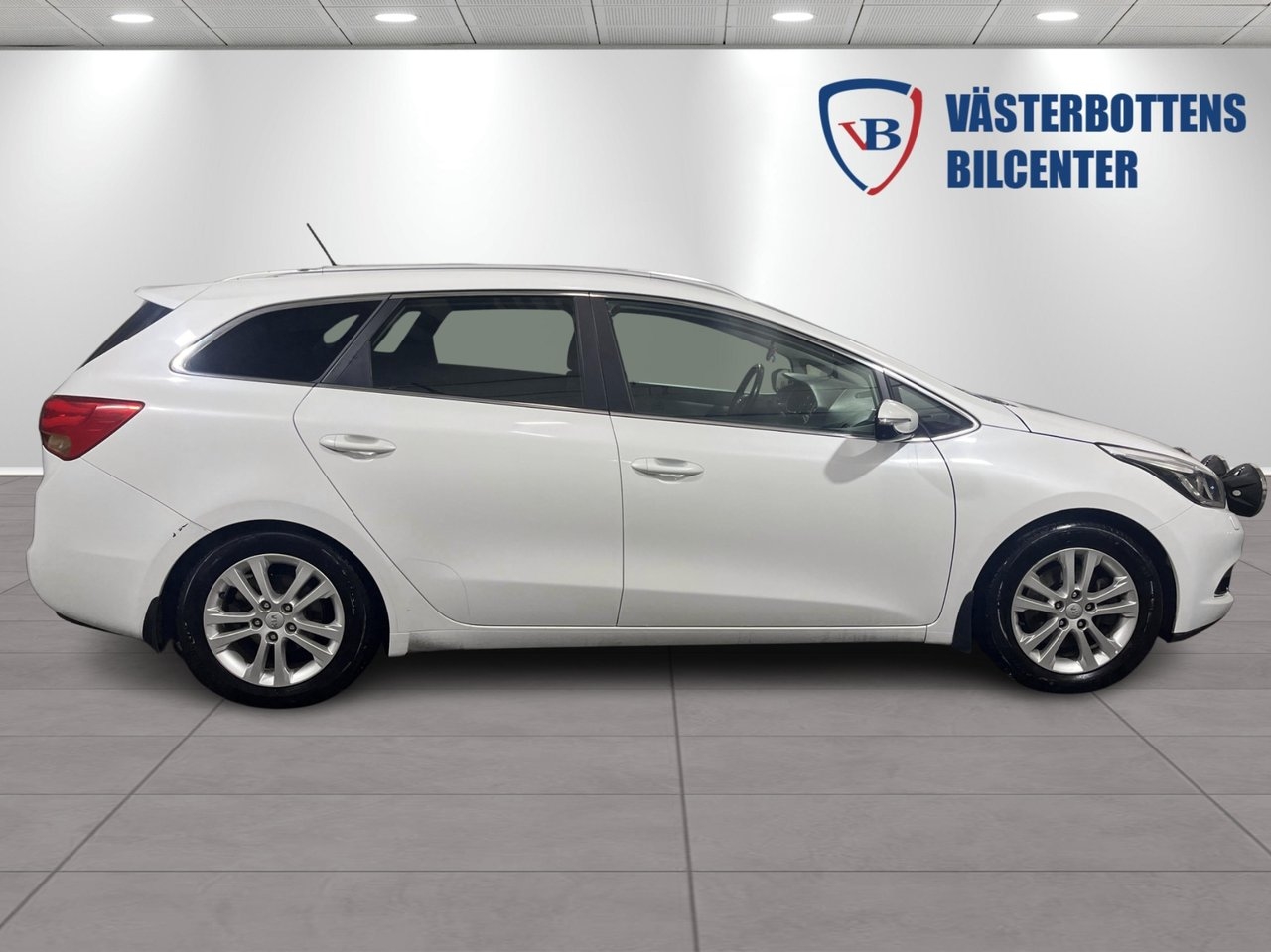 Kia Ceed 1.6 CRDi 128 2014, bild 2/10