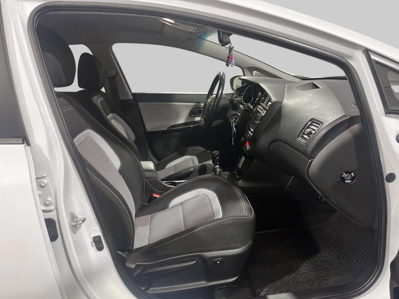 Kia Ceed 1.6 CRDi 128 2014, bild 5/10