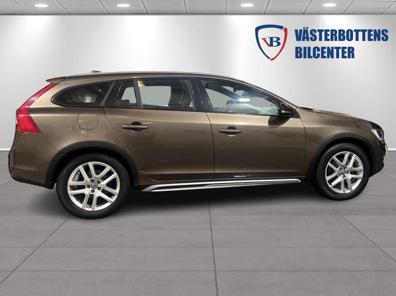 Volvo V60 D4 Summum Business Advanced 2017, bild 2/10