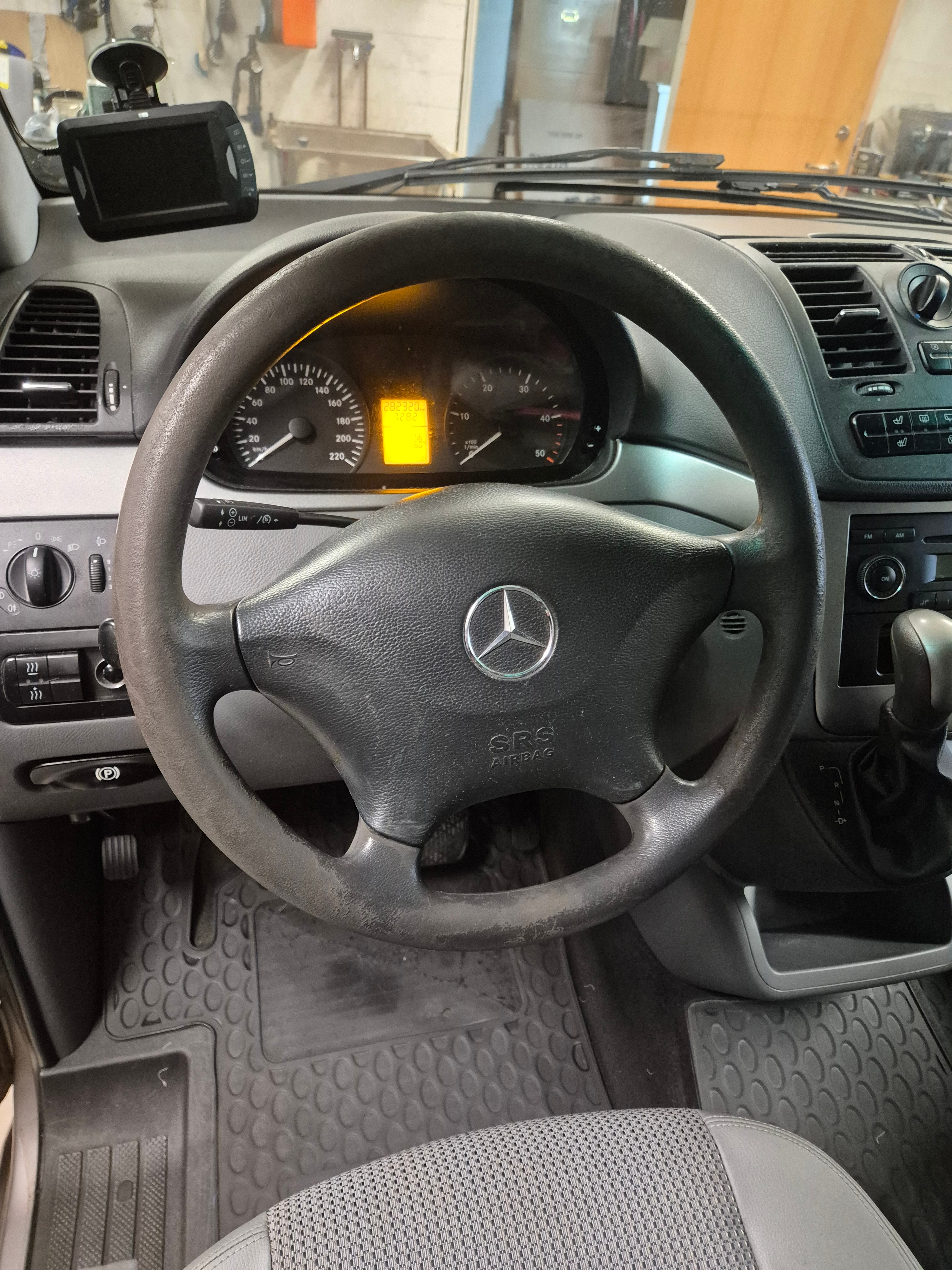 Mercedes-Benz Viano 2010, bild 3/10