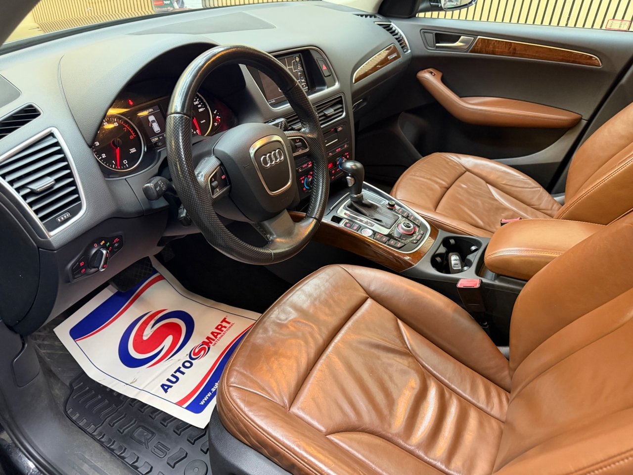 Audi Q5 2.0 TFSI Design 2009, bild 7/10