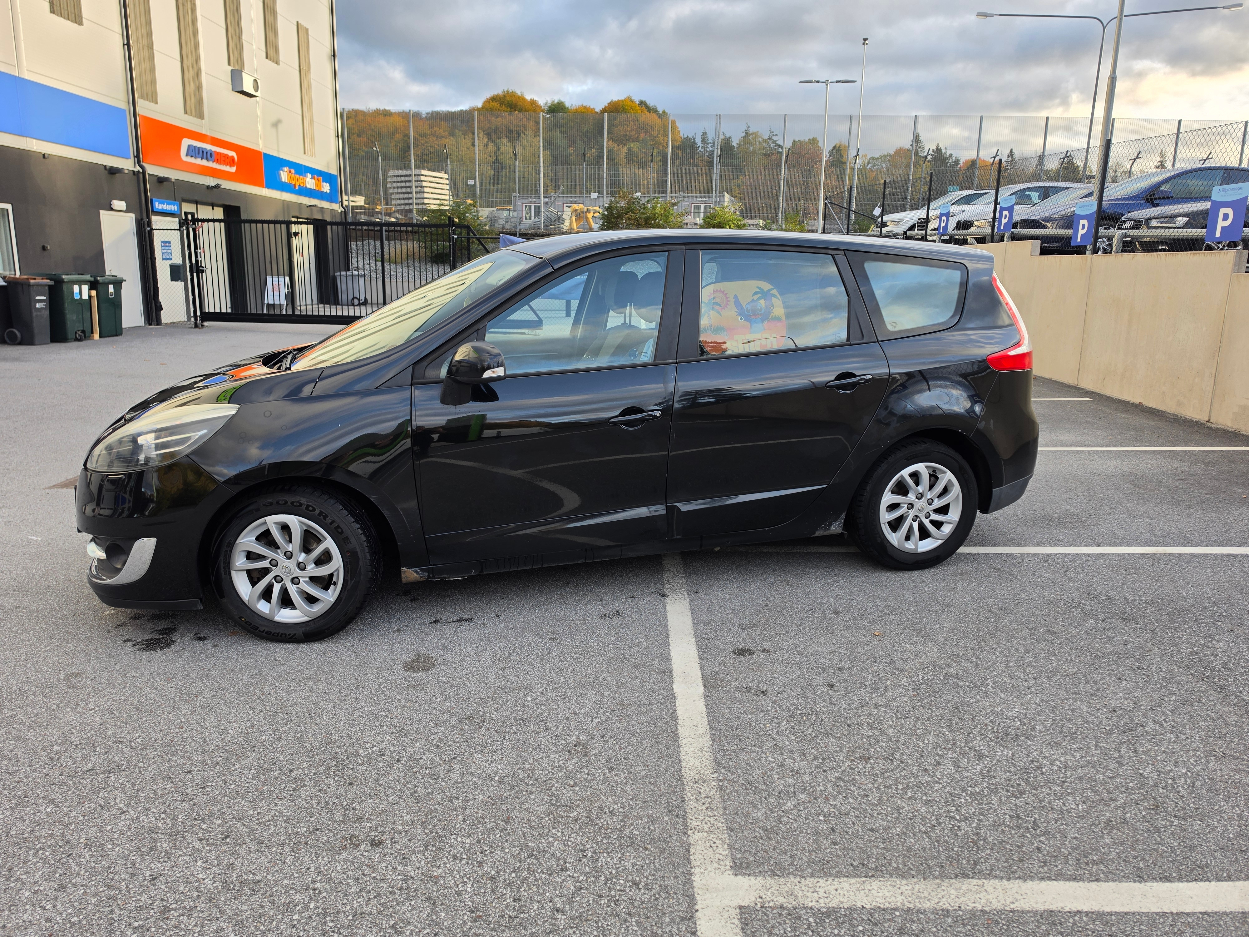 Renault Grand Scenic dCi 110 FAP 2012, bild 4/6