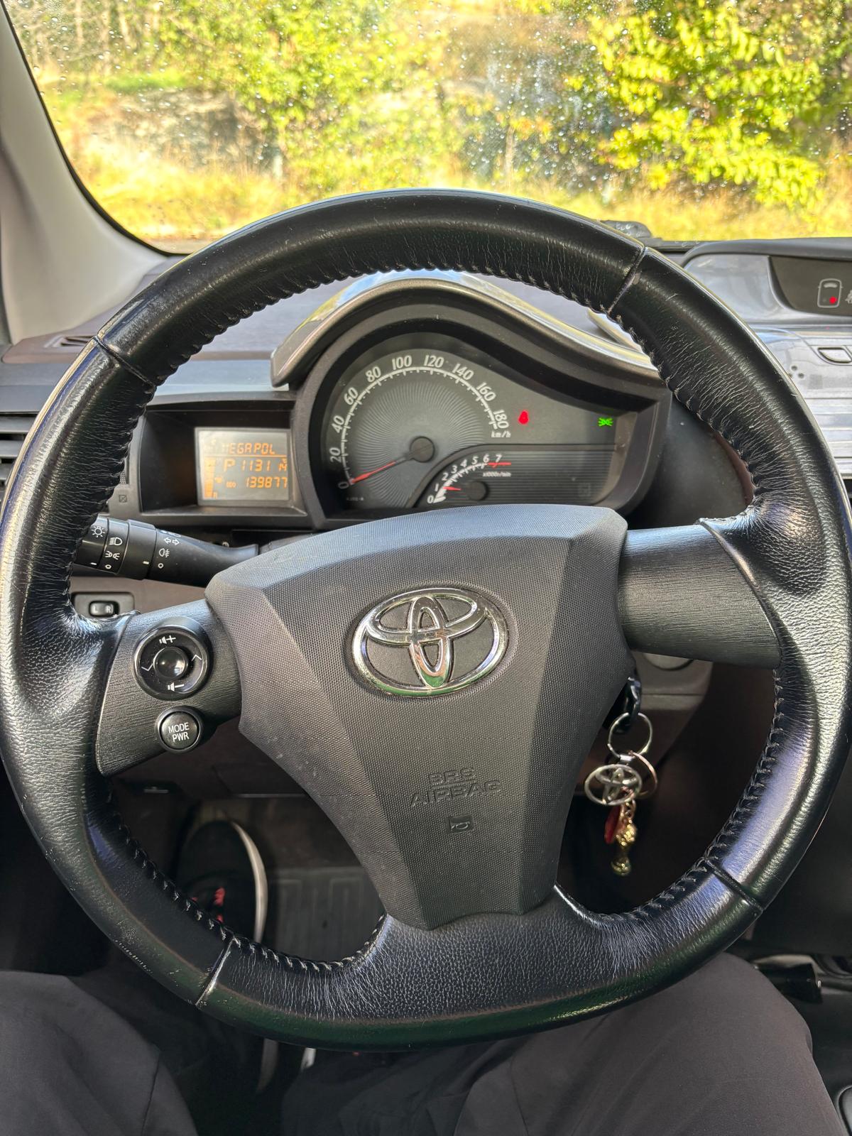 Toyota iQ 1.0 2009, bild 4/6