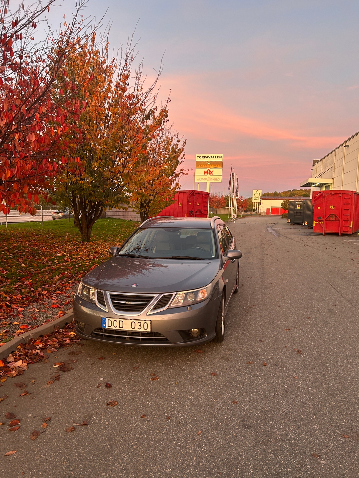 Saab 9-3 1.9 TiD 2010, bild 2/8