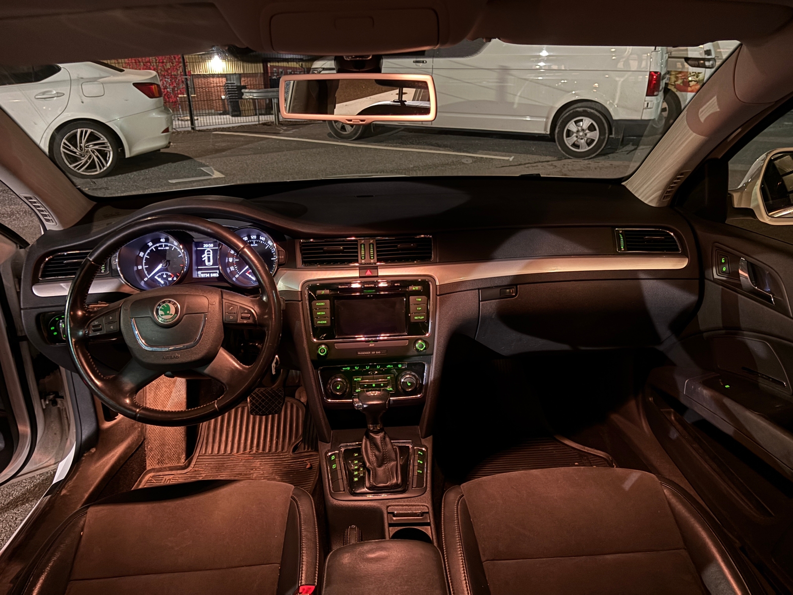 Skoda Superb 2.0 TSI 2012, bild 6/8
