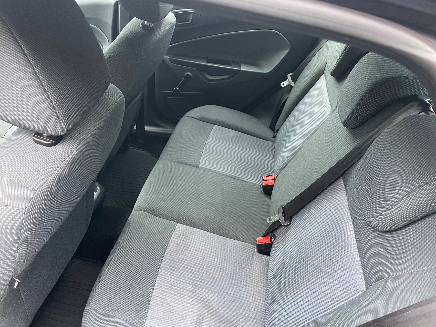 Ford Fiesta 1.4 TDCi 2011, bild 7/9