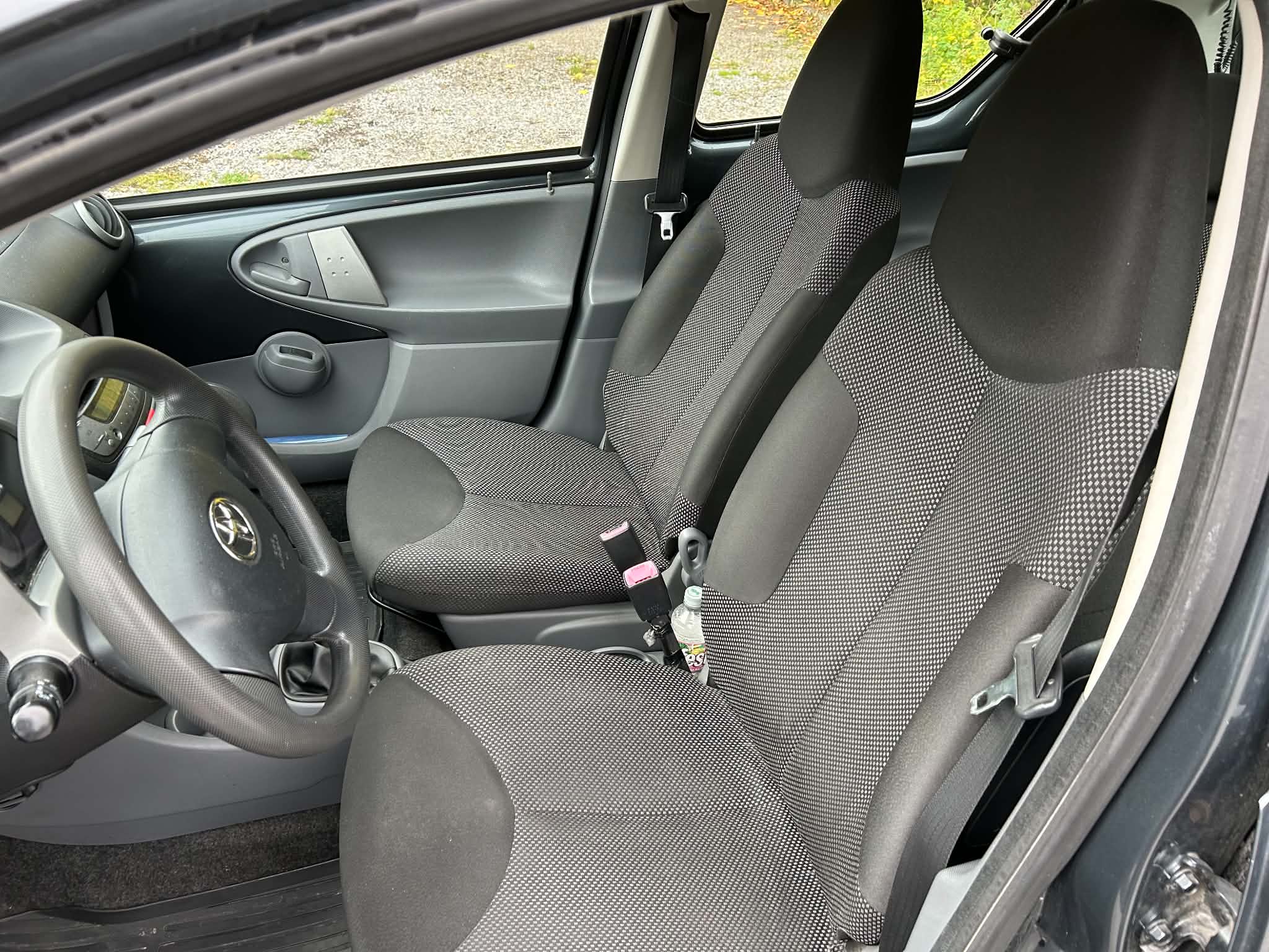 Toyota Aygo 1.0 2010, bild 2/6