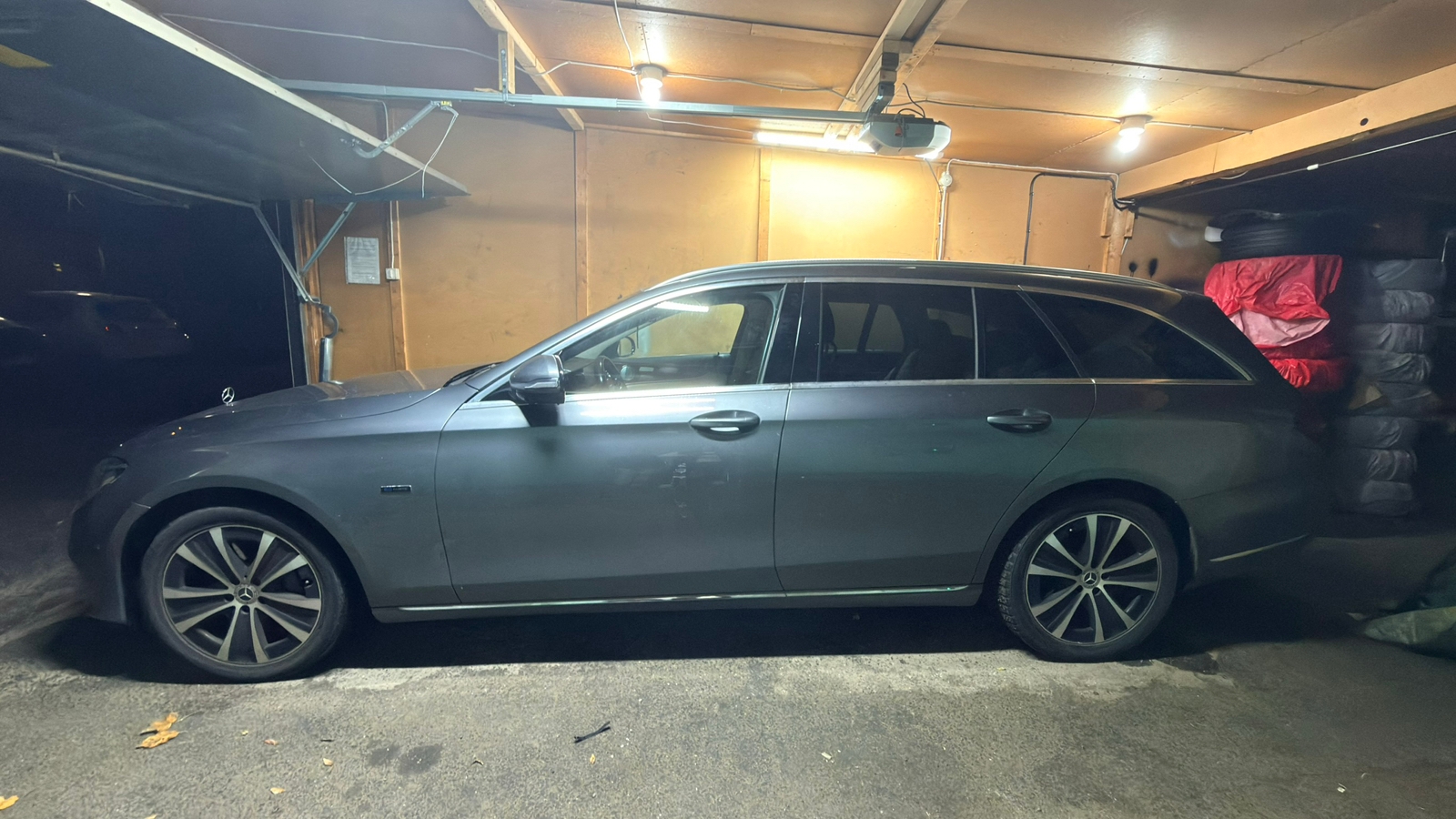 Mercedes-Benz E 300 de 2020, bild 2/6