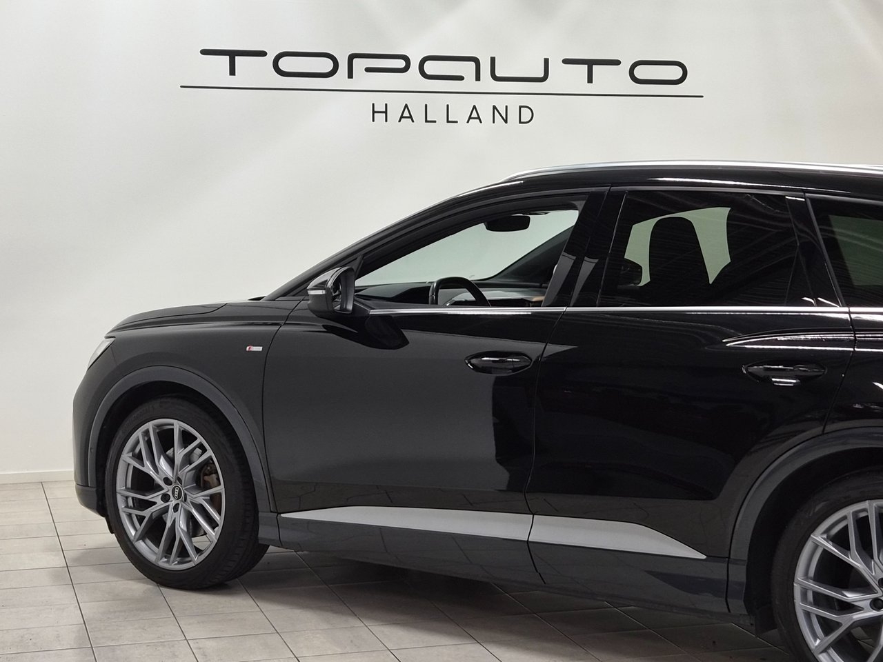 Audi Q4 e-tron 40 S line 2023, bild 4/10