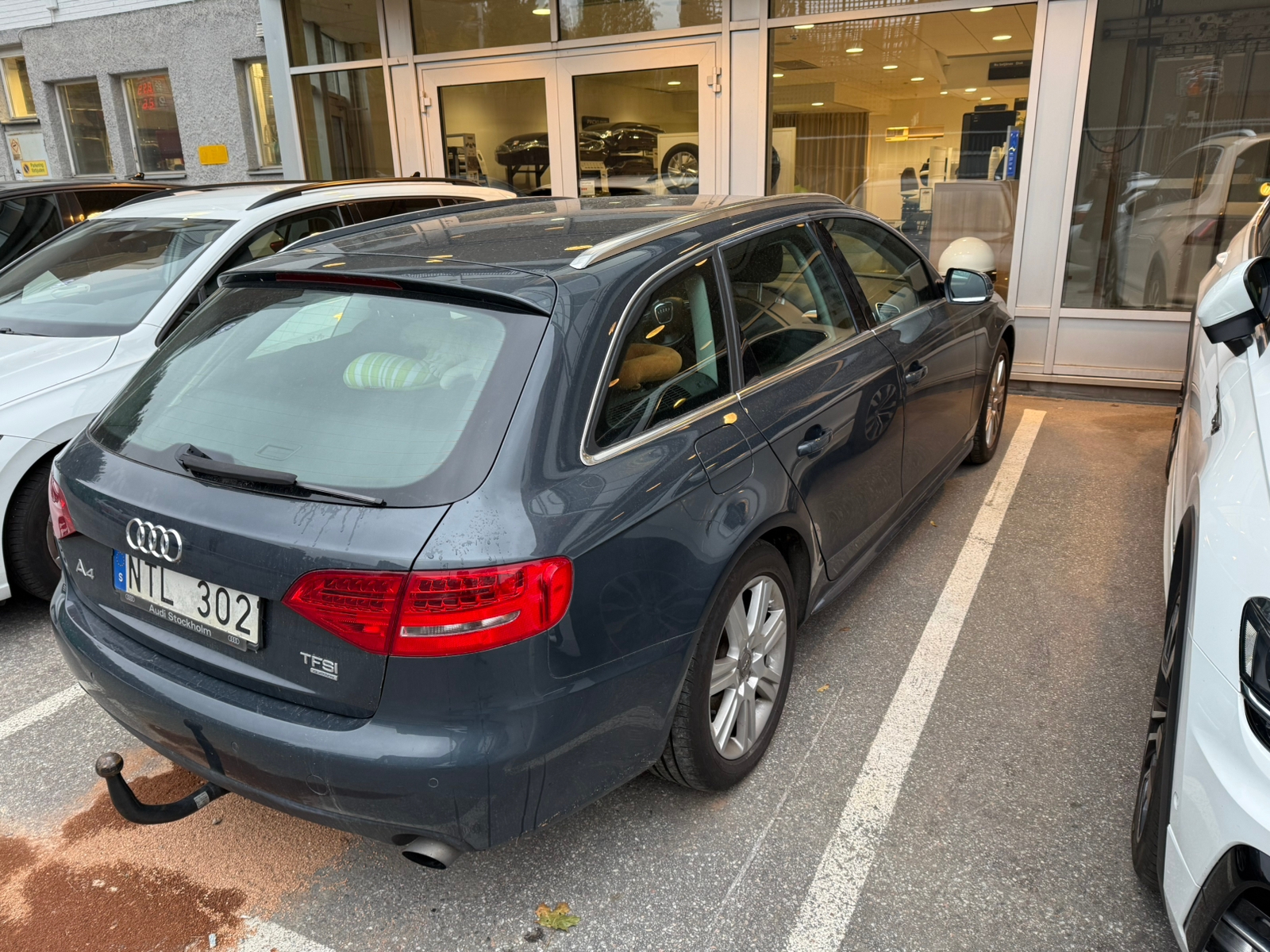 Audi A4 2.0 TFSI flexible fuel 2011, bild 2/3