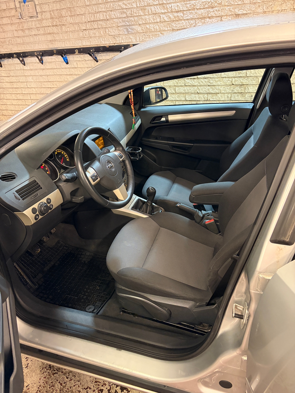 Opel Astra 1.6 2008, bild 4/10