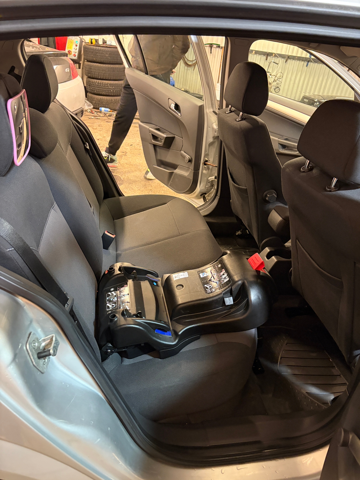Opel Astra 1.6 2008, bild 7/10