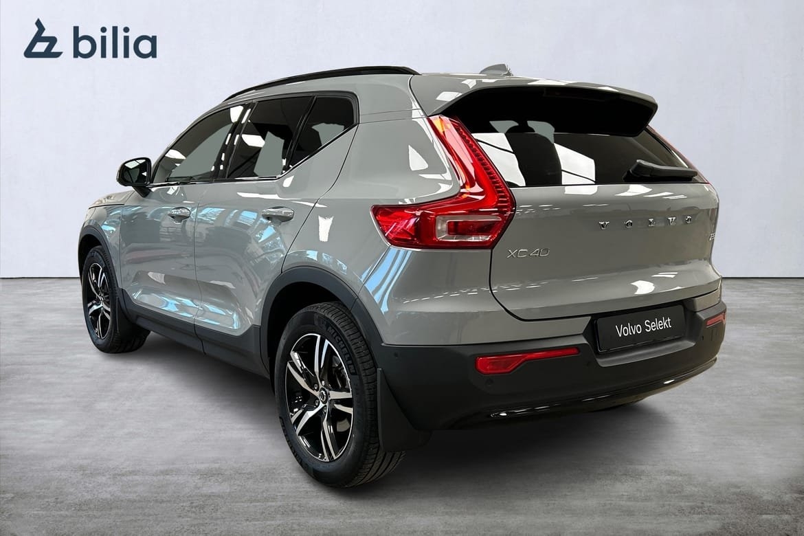 Volvo XC40 B3 Plus Dark 2025, bild 2/10