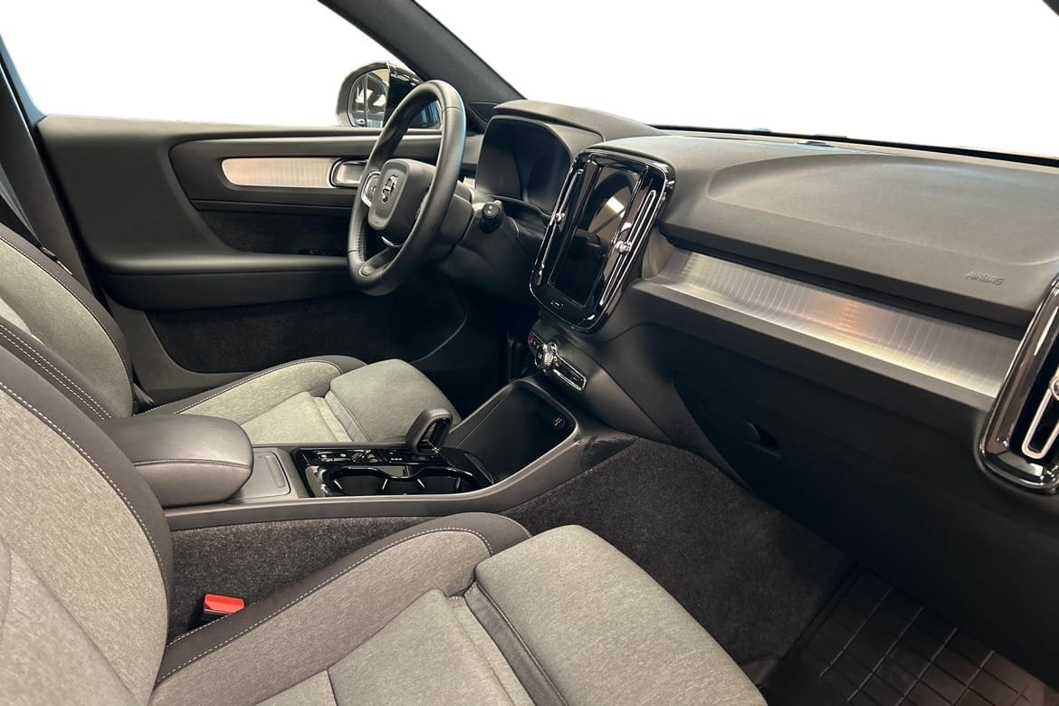 Volvo XC40 B3 Plus Dark 2025, bild 7/10