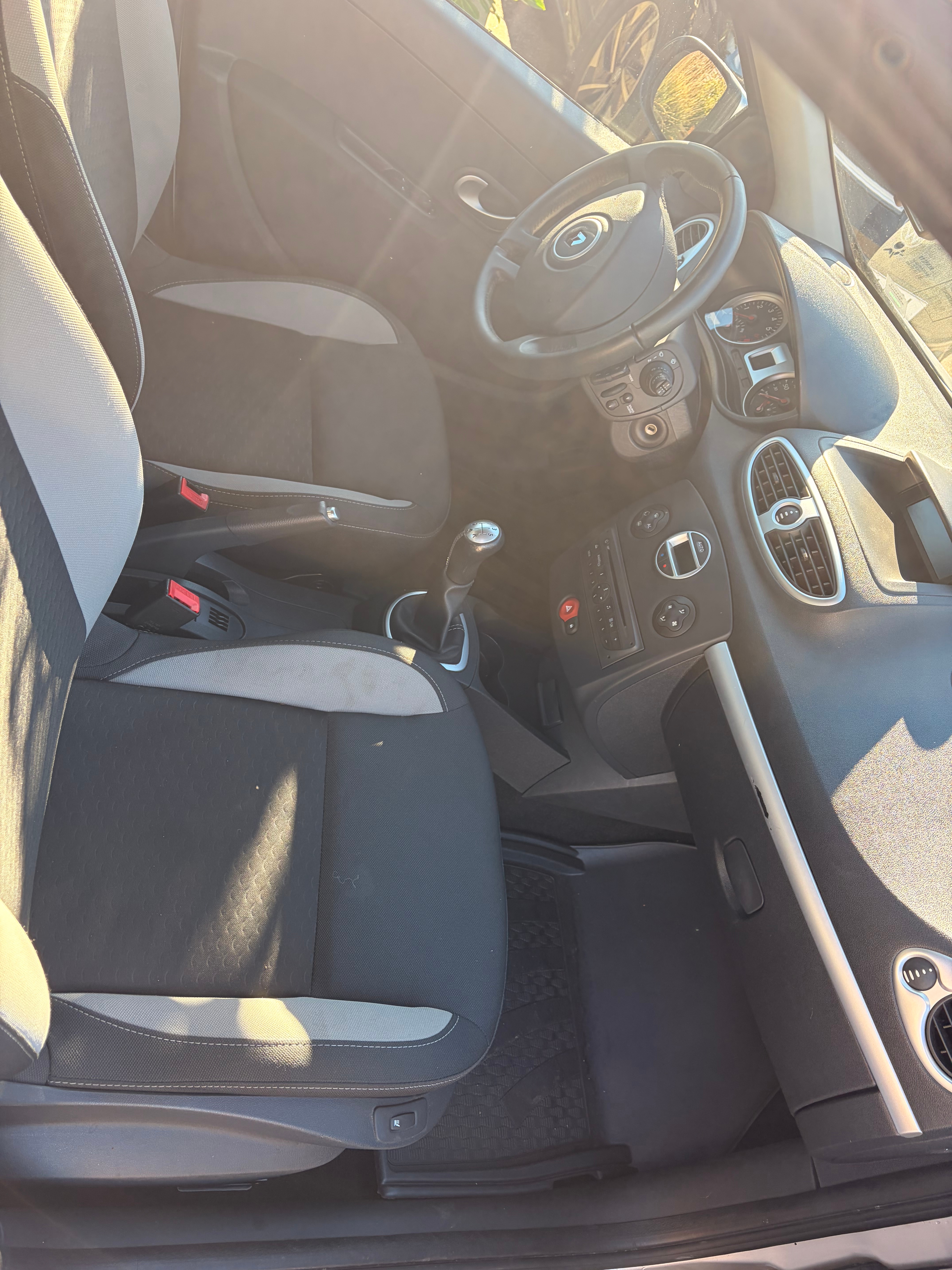 Renault Clio 2011, bild 6/6