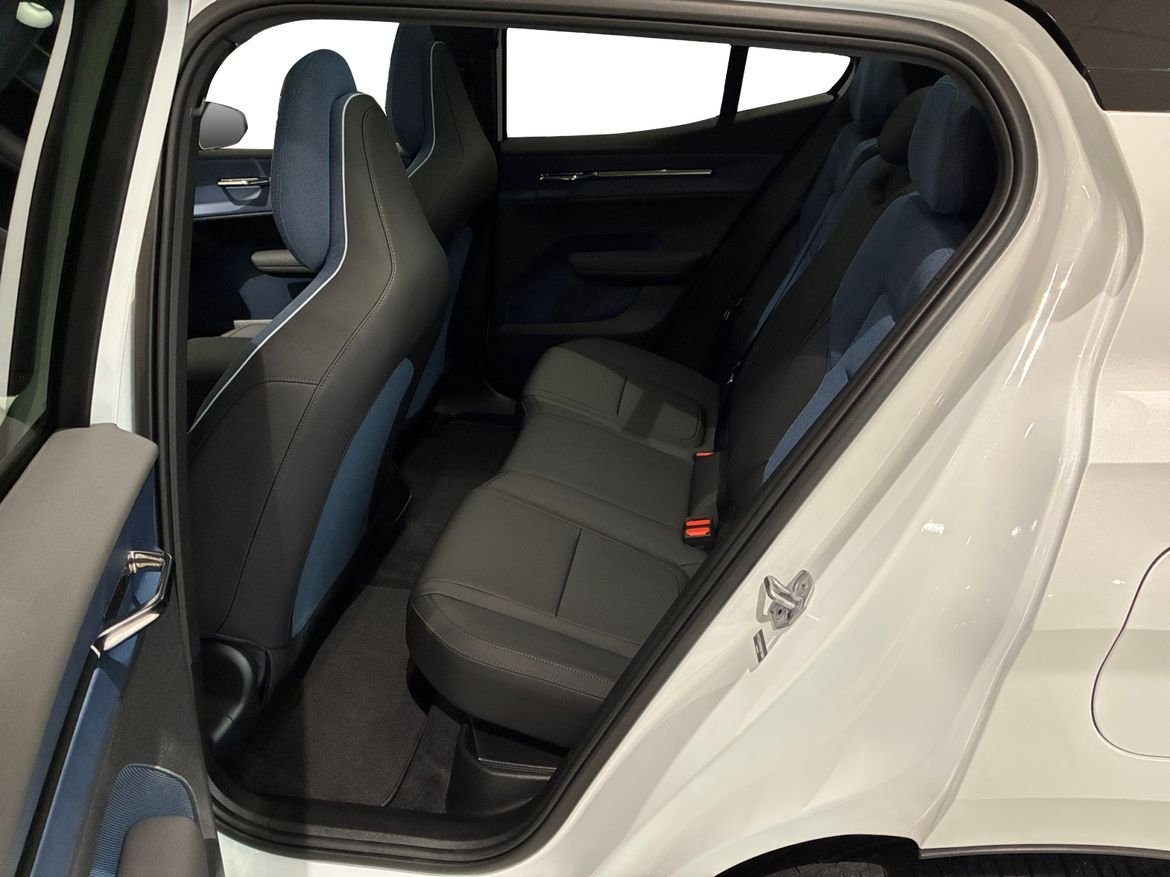 Volvo EX30 Performance Ultra 2024, bild 7/10