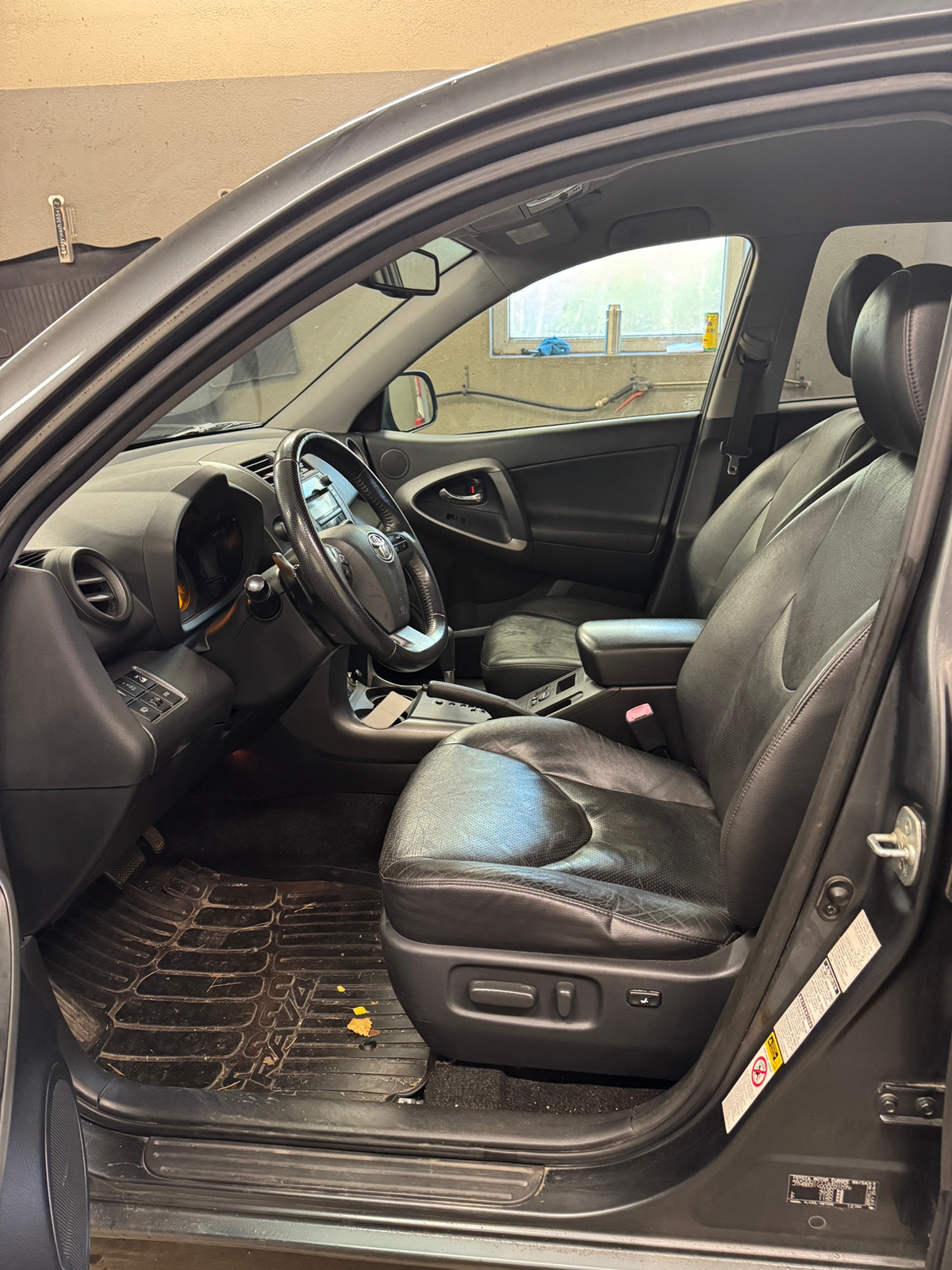 Toyota RAV4 2.2 D-4D 2010, bild 4/7