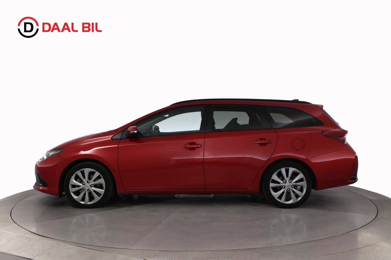 Toyota Auris 1.8 Hybrid Executive 2016, kuva 9/10