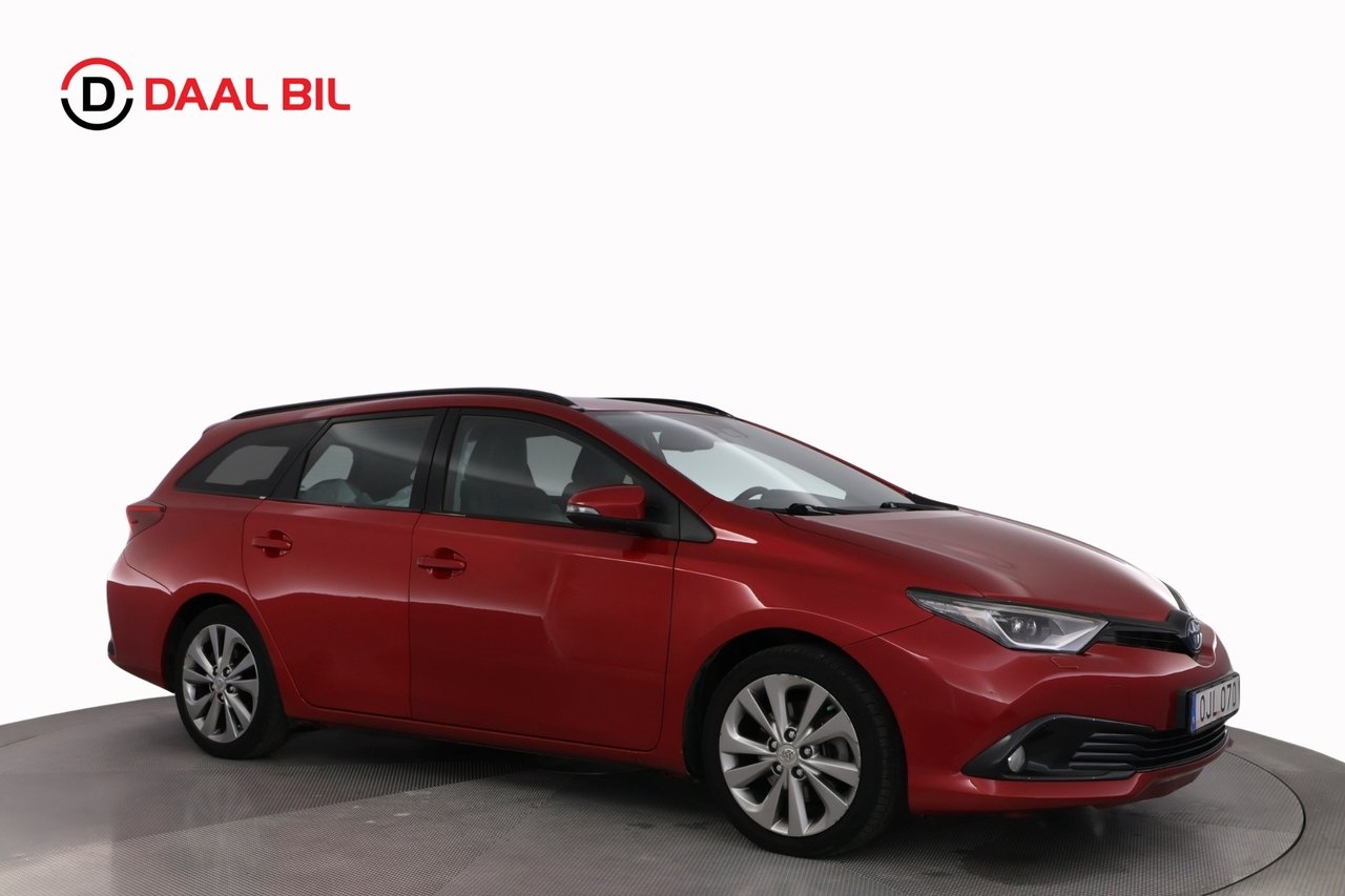 Toyota Auris 1.8 Hybrid Executive 2016, photo 4/10