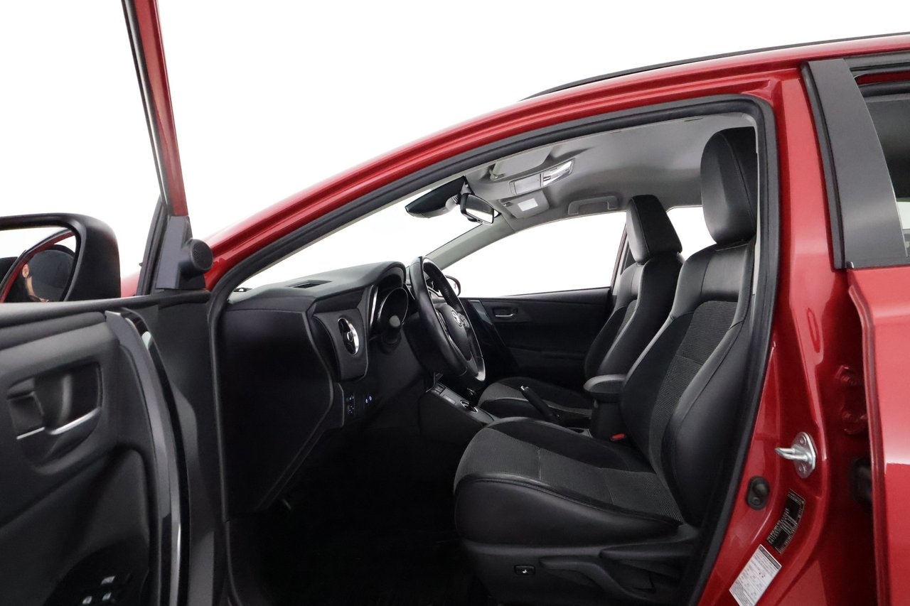 Toyota Auris 1.8 Hybrid Executive 2016, kuva 10/10