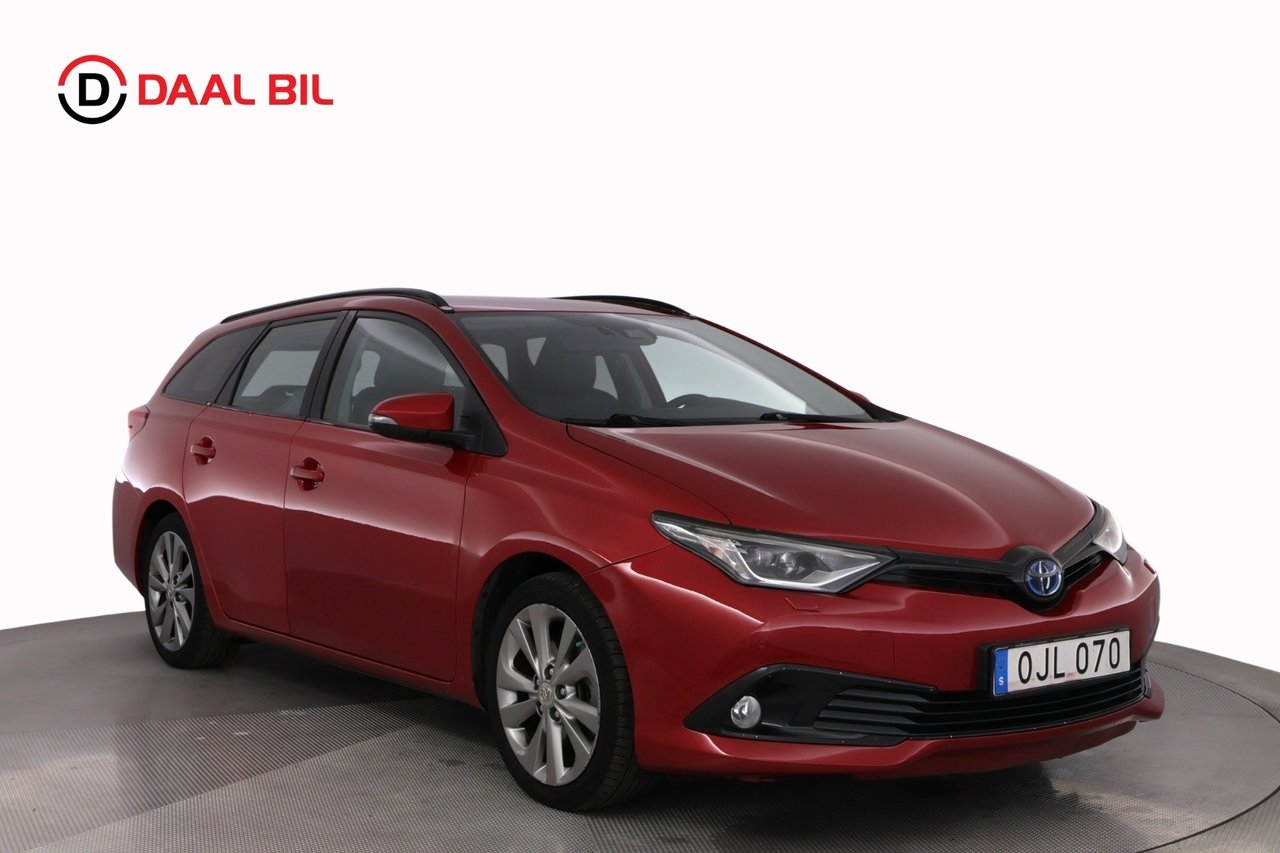 Toyota Auris 1.8 Hybrid Executive 2016, photo 3/10