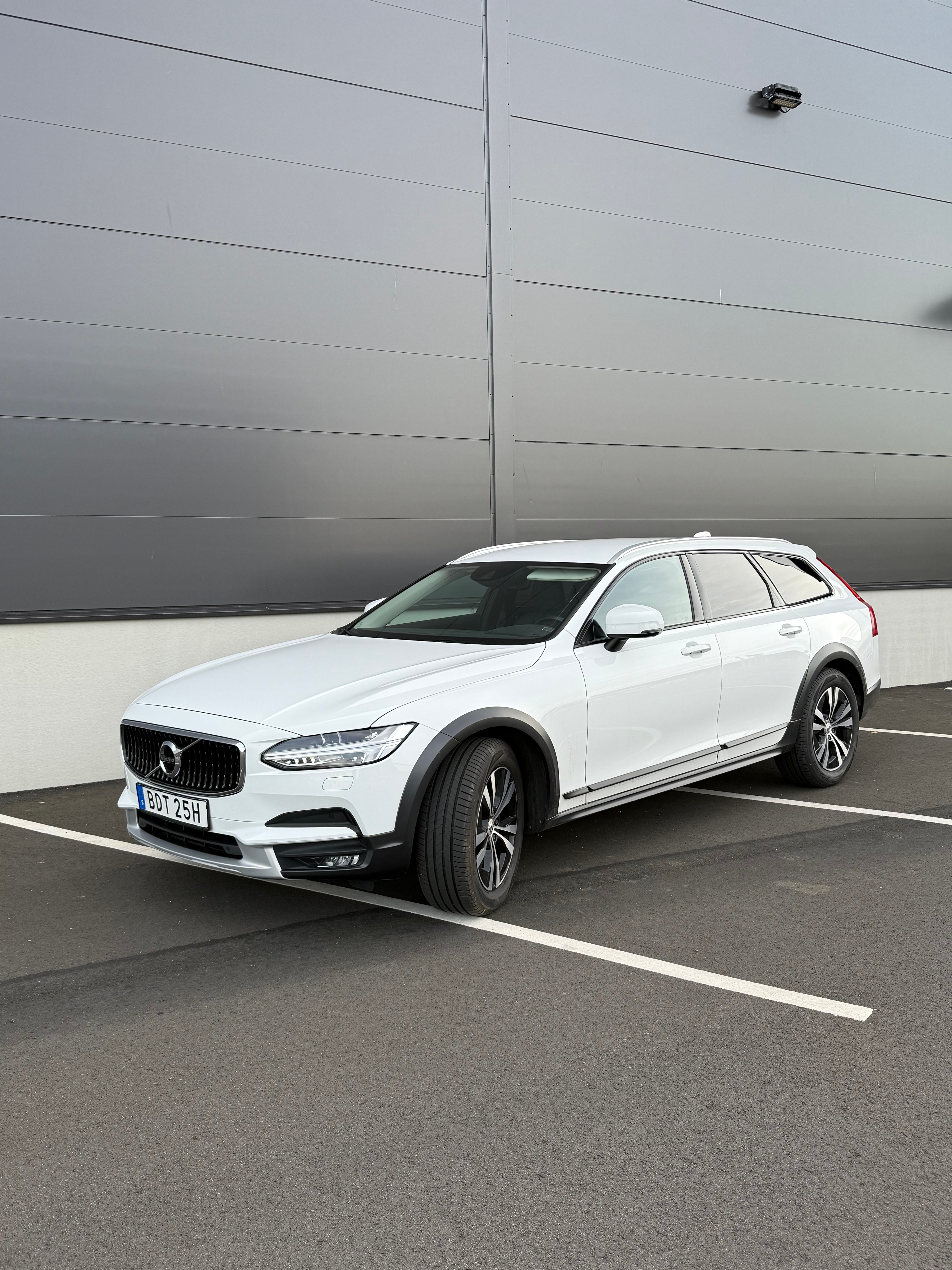 Volvo V90 Cross Country D4 2020, bild 2/3