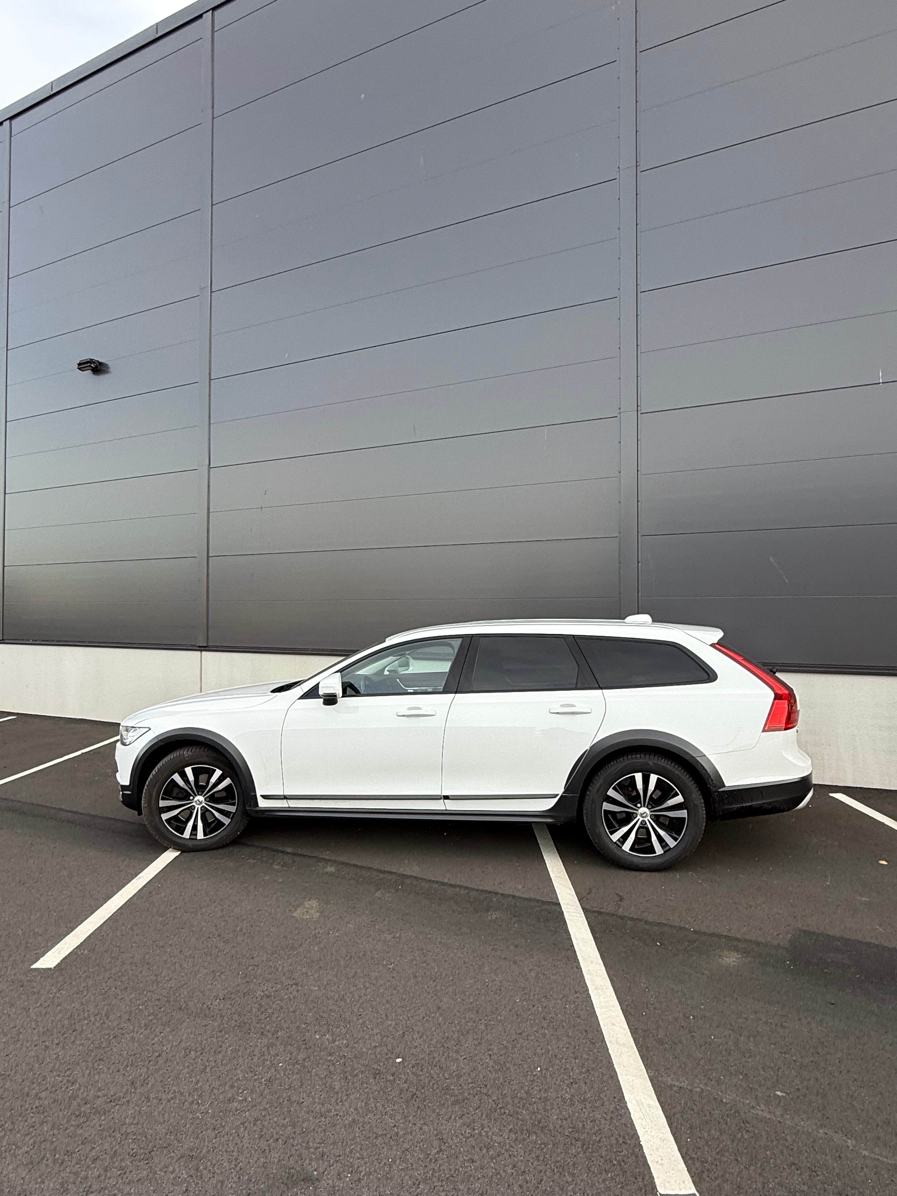 Volvo V90 Cross Country D4