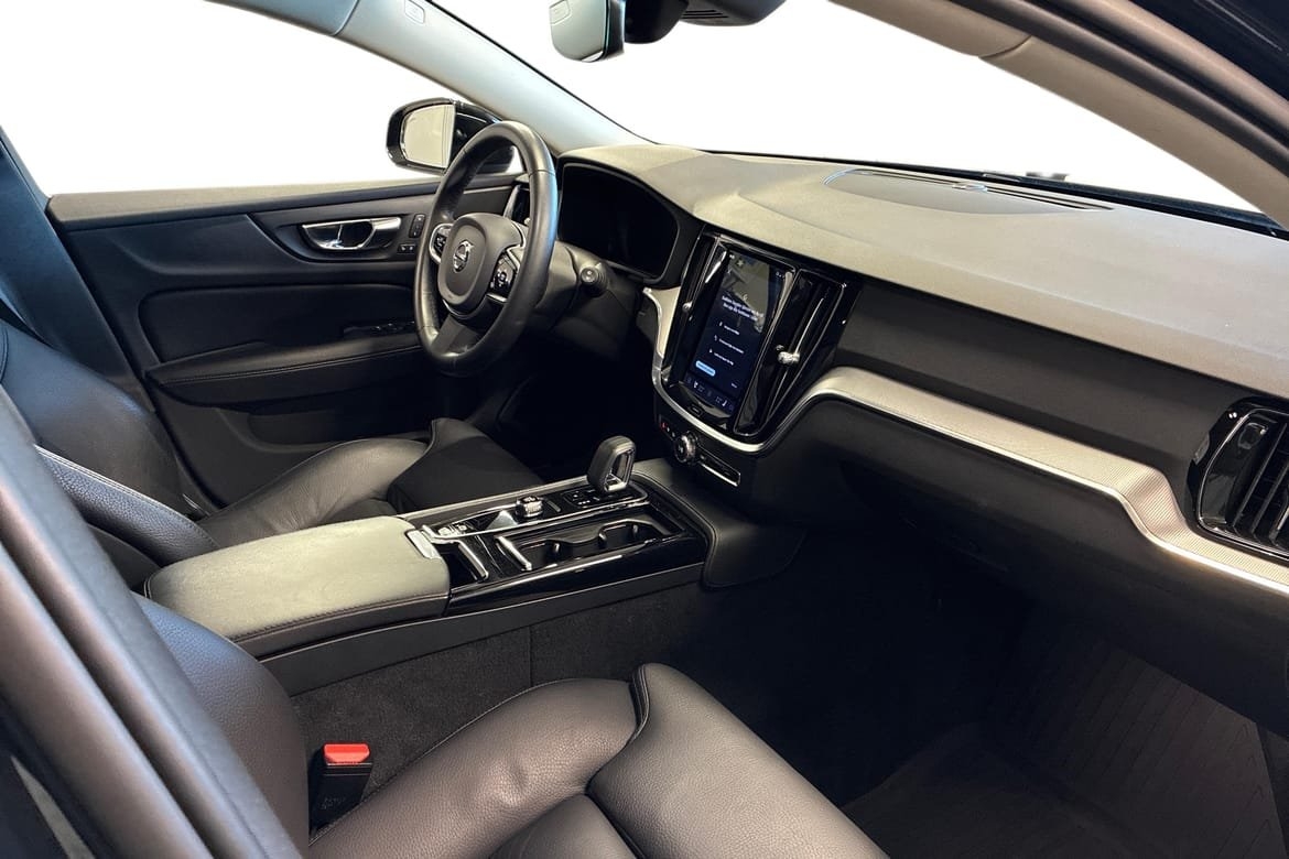 Volvo V60 Plus Dark 2023, bild 7/10