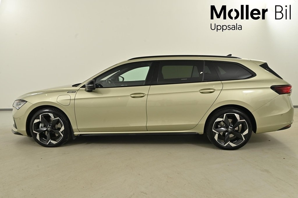Skoda Superb Sportline 2026, bild 7/13