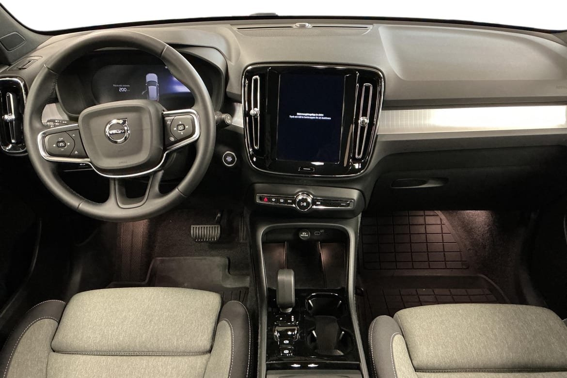 Volvo XC40 B3 Plus Dark 2025, bild 9/10