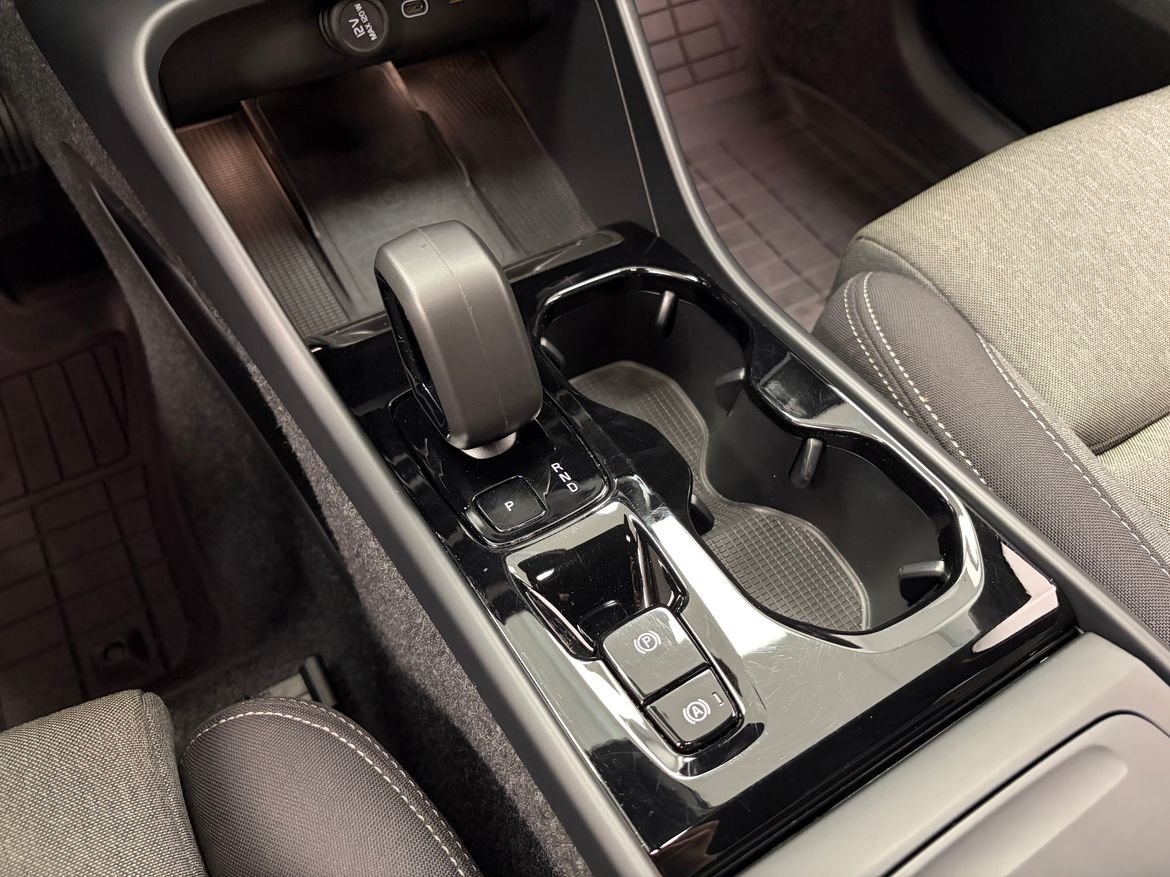 Volvo XC40 B3 Plus Dark 2025, kuva 10/10