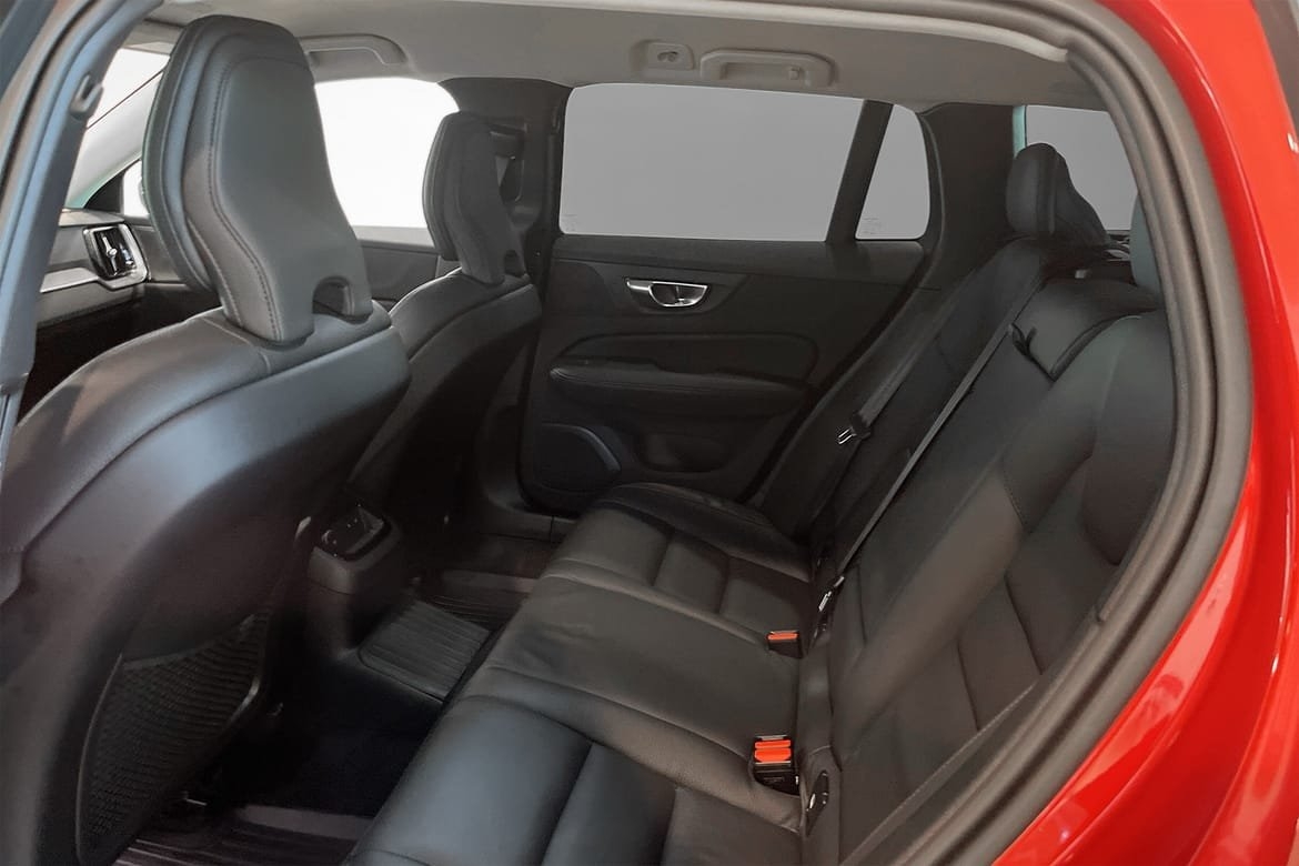 Volvo V60 T6 Plus Dark 2025, bild 7/10