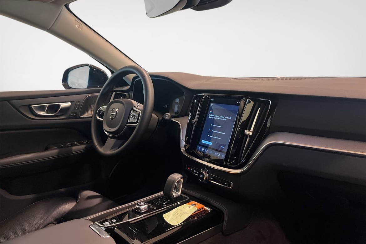 Volvo V60 T6 Plus Dark 2025, photo 9/10