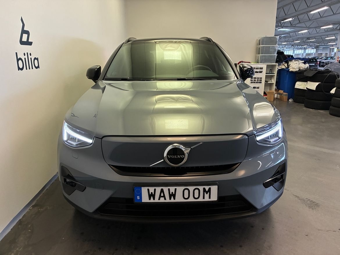 Volvo XC40 Plus 2023, bild 2/10