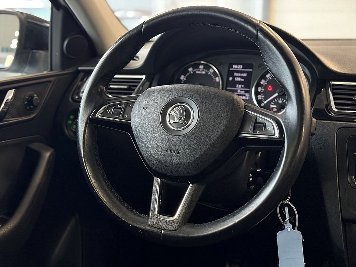 Skoda Rapid 1.2 TSI 2014, bild 9/10