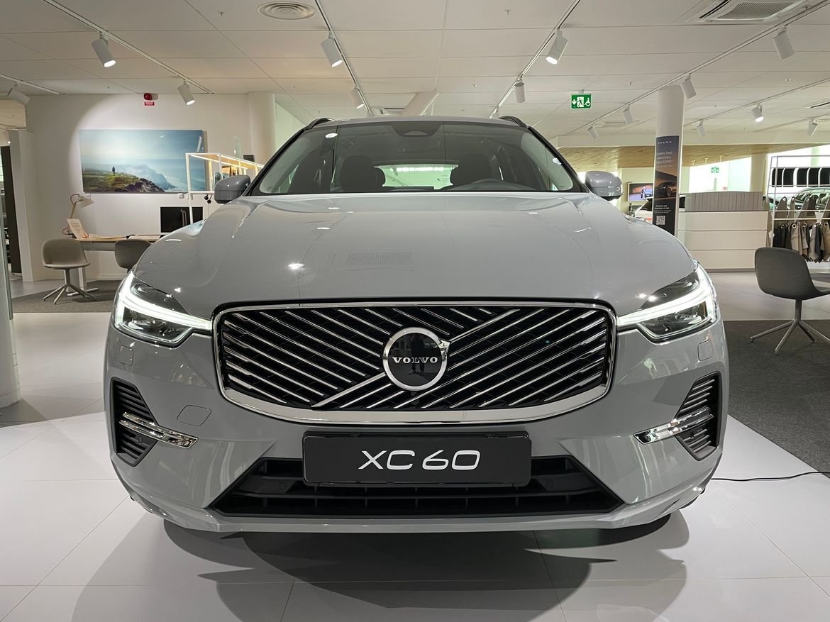 Volvo XC60 T6 Core Nordic 2027, photo 3/10